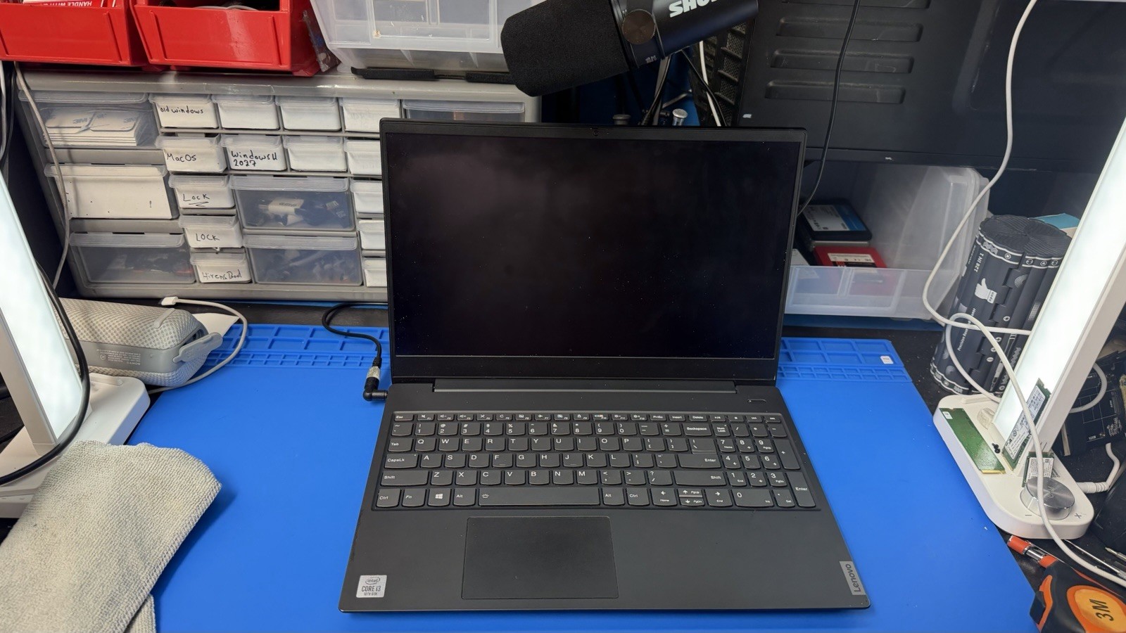 Lenovo 15.6” Laptop i3-1005G1 12GB RAM 512GB SSD Win 11 Pro Bad Battery