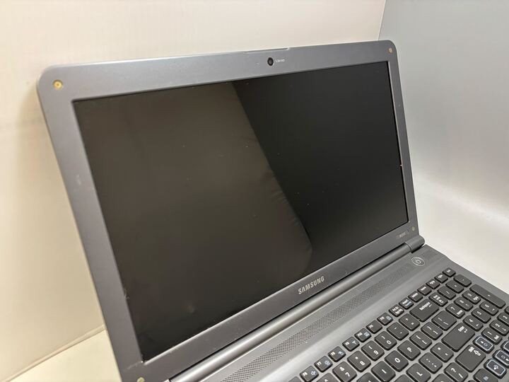 Samsung 15.6″ Notebook NP-RC512 Intel i7-2630M 6GB RAM 750GB HDD NO OS