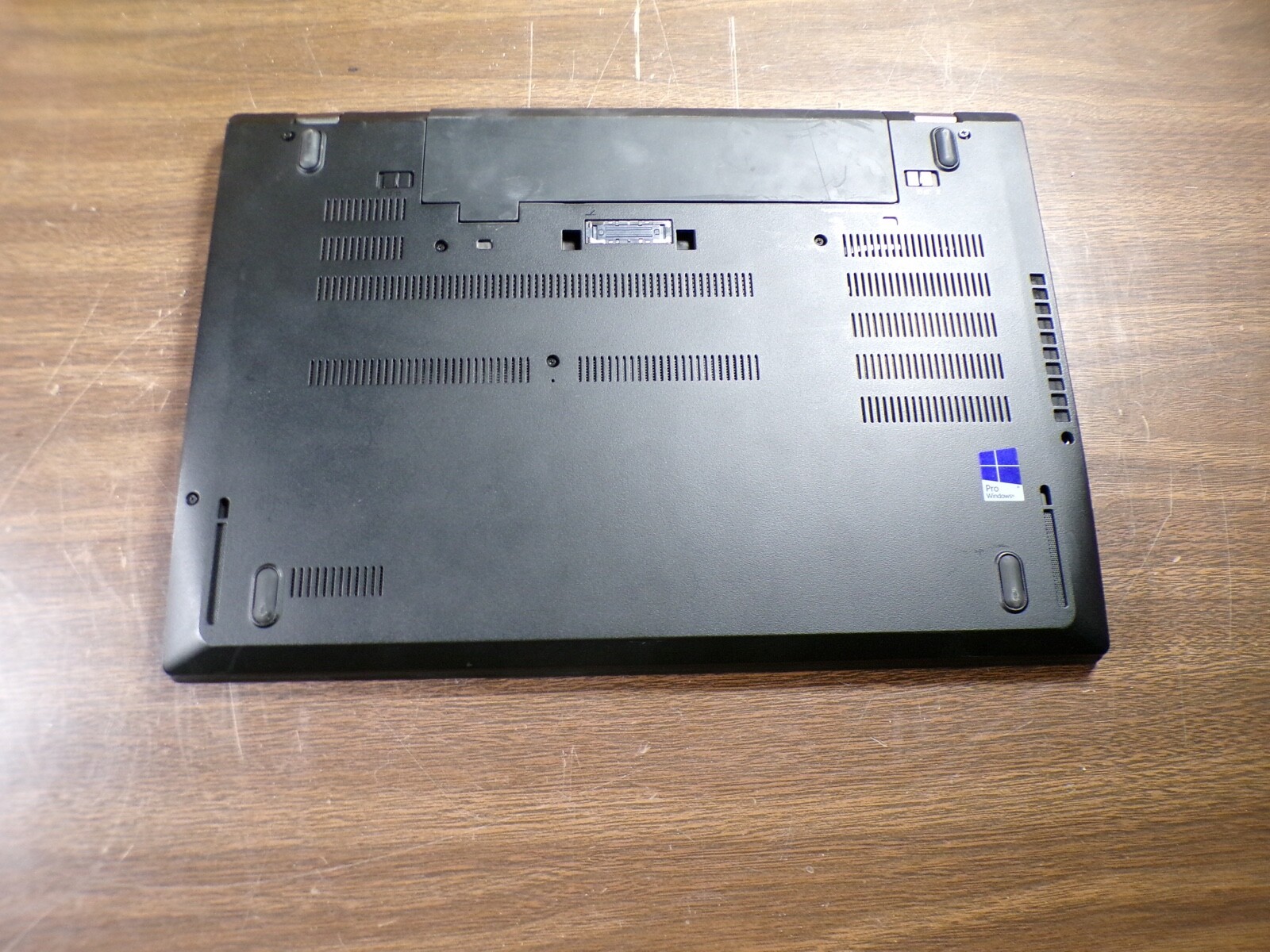 THINKPAD LENOVO T570 INTEL CORE I5-6300U 2.40GHZ 4GB RAM **NO HD/ NO CADDIE