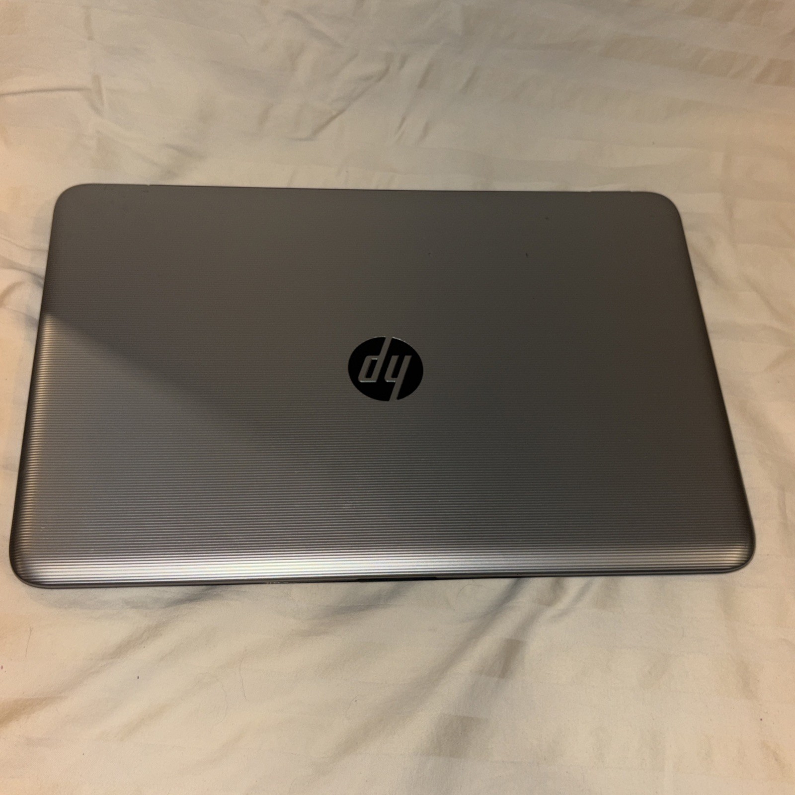 HP 15-ba113cl 15.6″ AMD A10-9600P@2.4GHz 12GB 1TB HDD Windows 10 Home Laptop