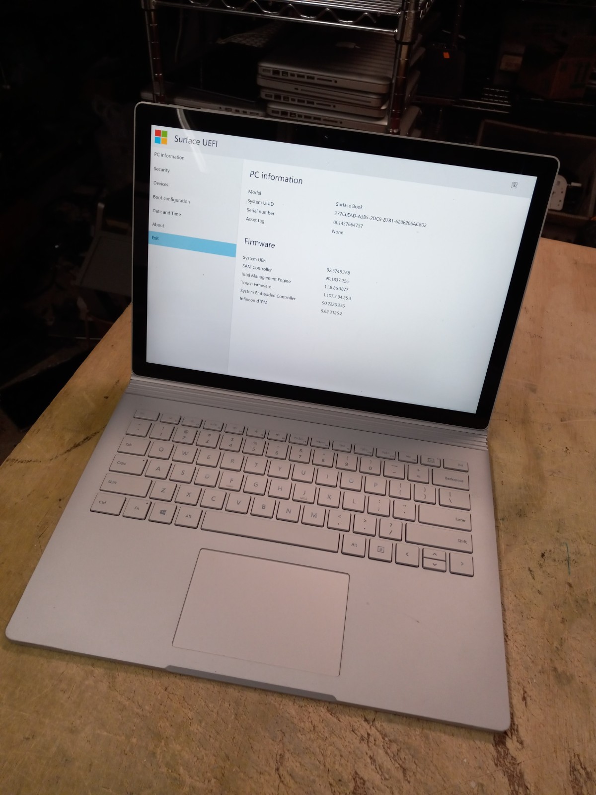 Microsoft Surface Book 1703 13.5″ i5-6300U 8GB Ram bad drive