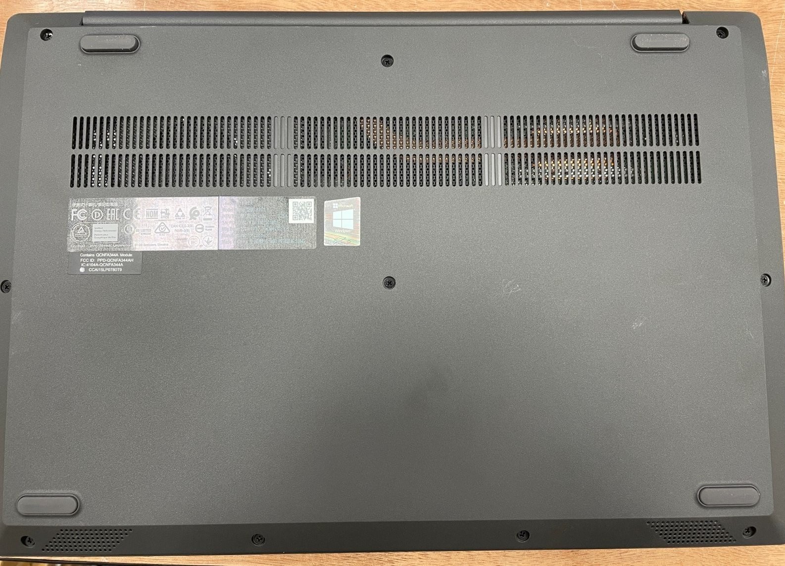 Lenovo 82C7 V15-ADA 15.6″ FHD TN AMD A3150U 2.4 GHz 8GB RAM 256GB SSD Win10 Pro