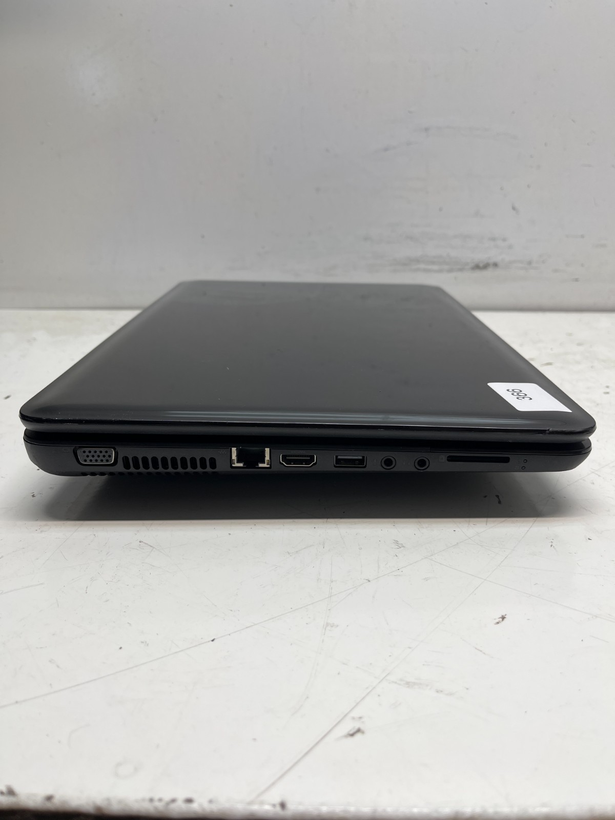 HP 2000z-2c00 AMD E1-1200 6GB NO HDD