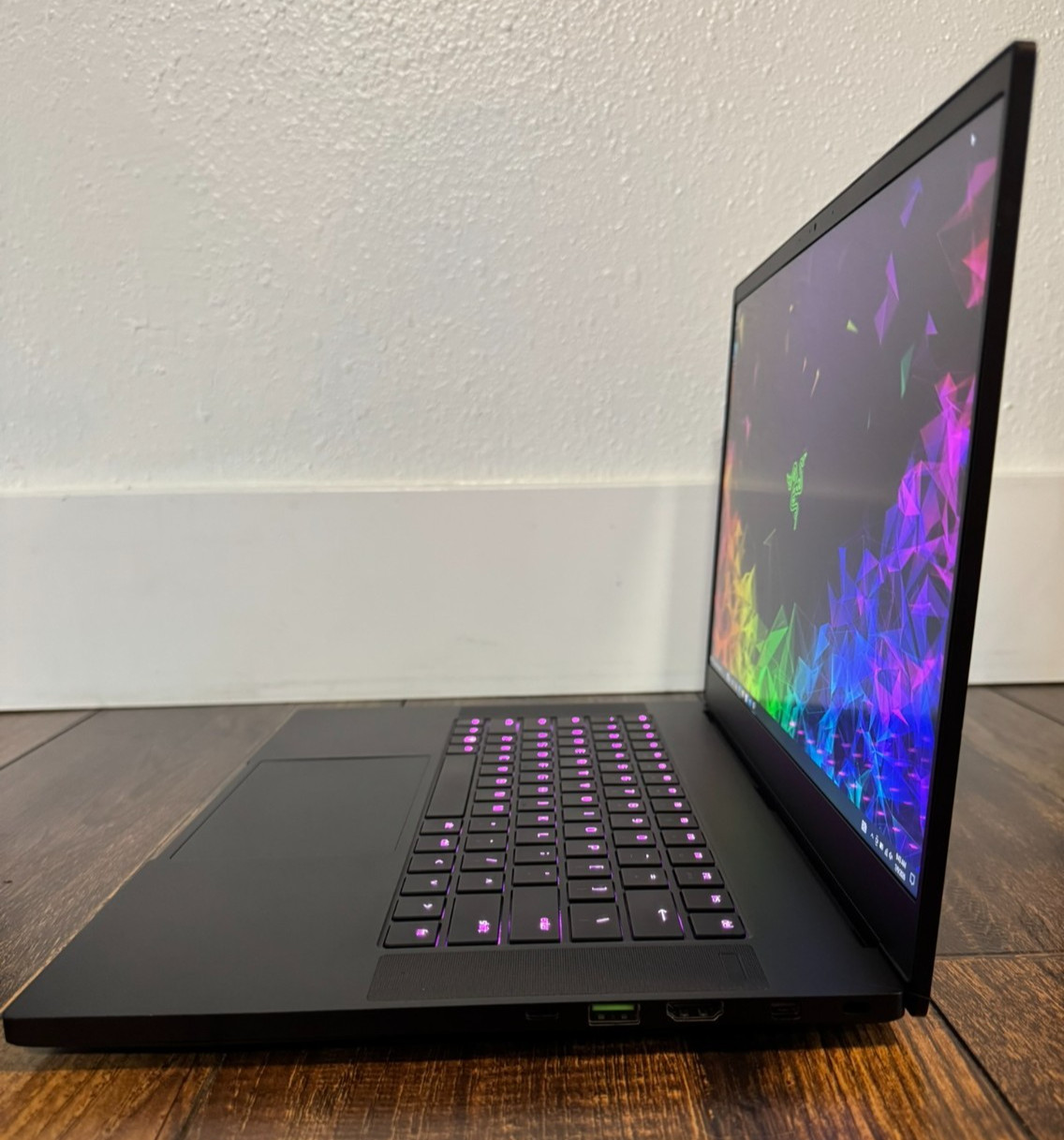 Razer Blade 15 (2018) RZ09-02385 i7-8750H 2.2GHz 16GB RAM 512GB SSD GTX 1060