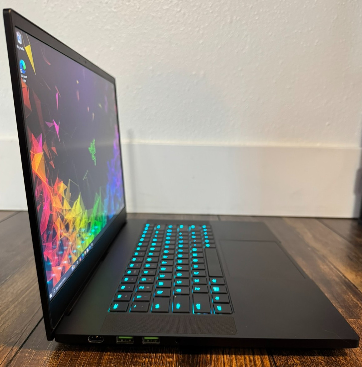 Razer Blade 15 (2018) RZ09-02385 i7-8750H 2.2GHz 16GB RAM 512GB SSD GTX 1060