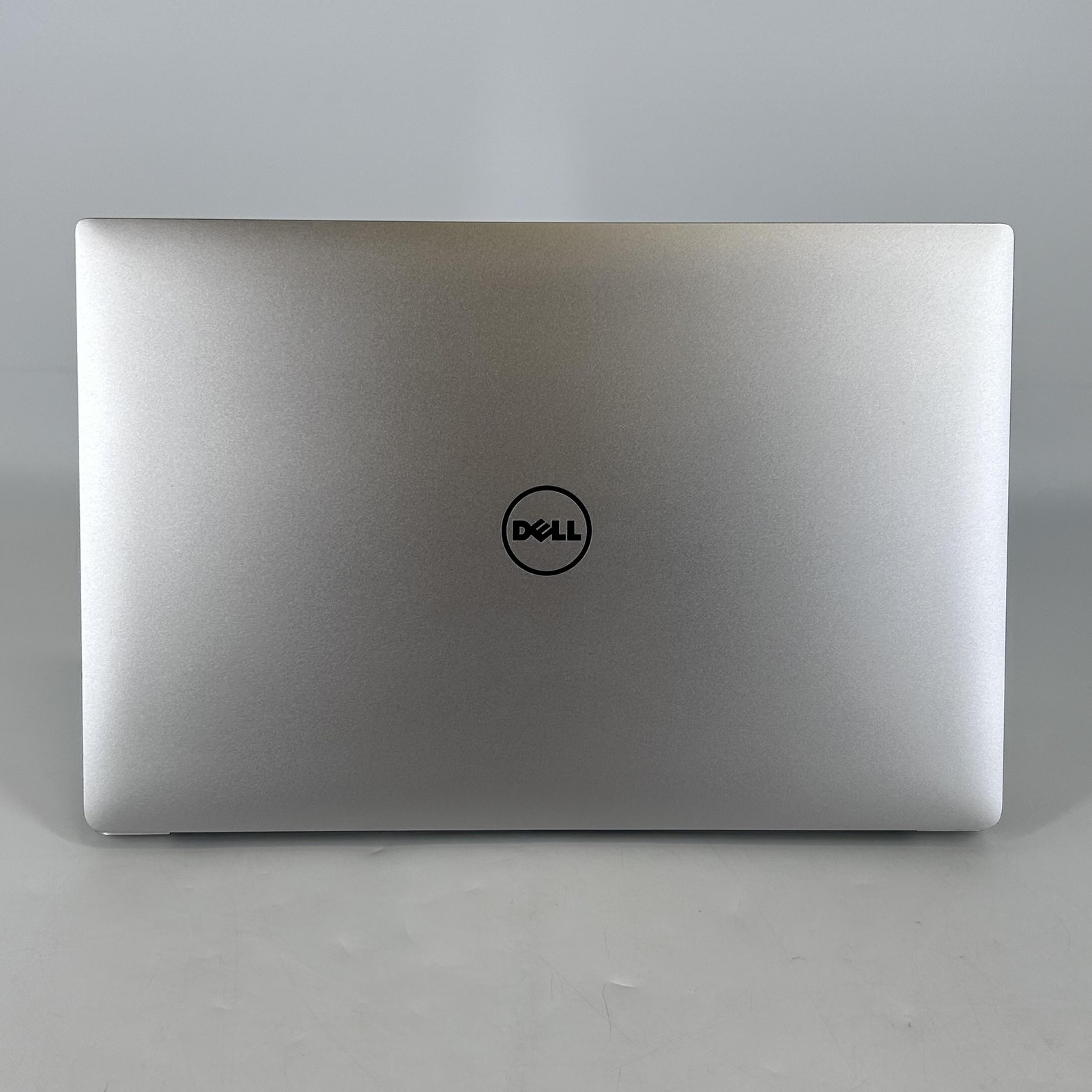 Dell XPS 15 9550 FHD i7-6700HQ 2.60GHz 16GB 1TB SSD GTX 960M Good
