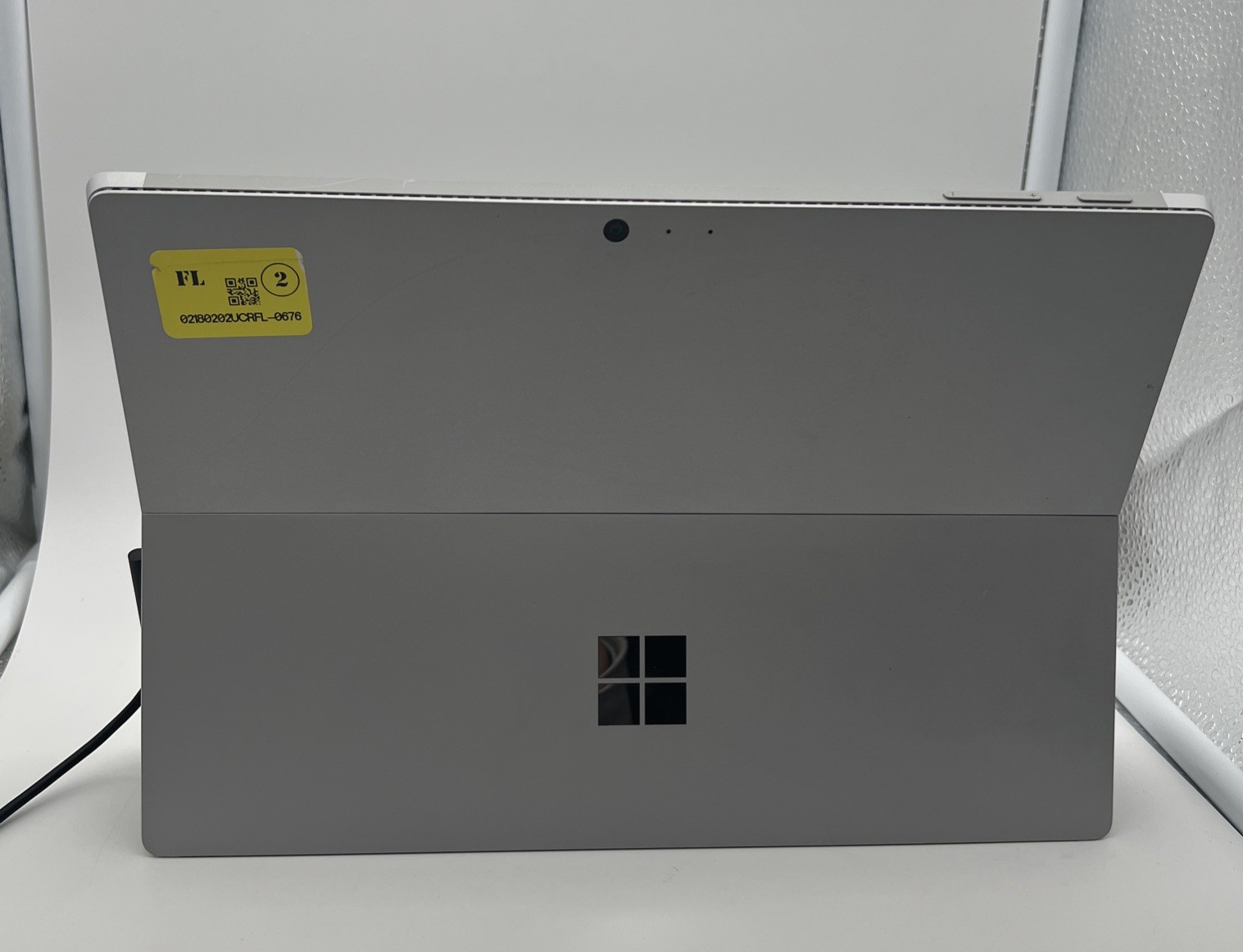 Microsoft Surface Pro 4 Core M3-6Y30 @ 0.90GHz 4 GB RAM 128 GB NO KEYBOARD 2/3