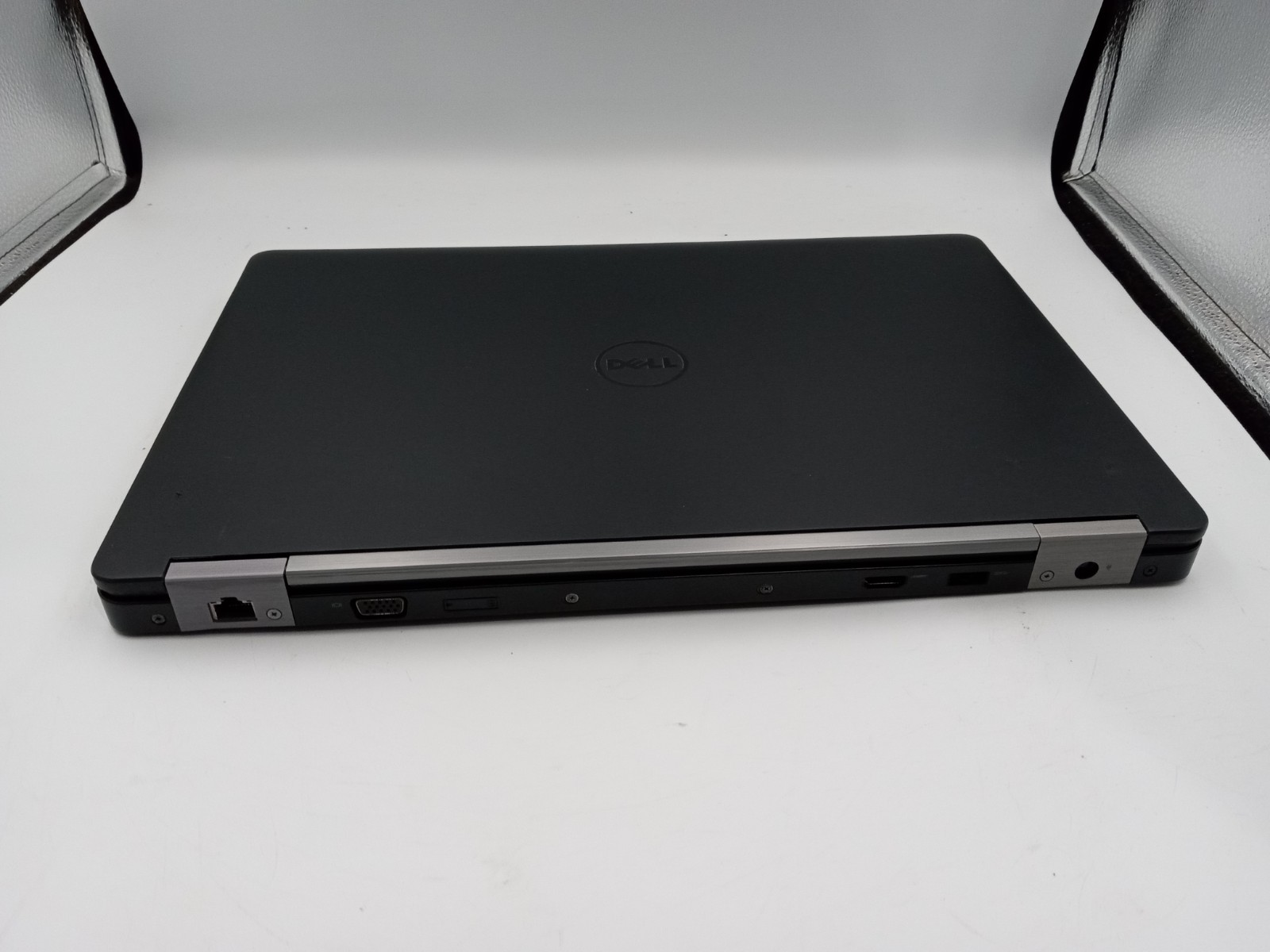 Dell Latitude E5570 15.6″ Intel Core i5-6200U 4GB RAM 256GB SSD Windows 11 -RR