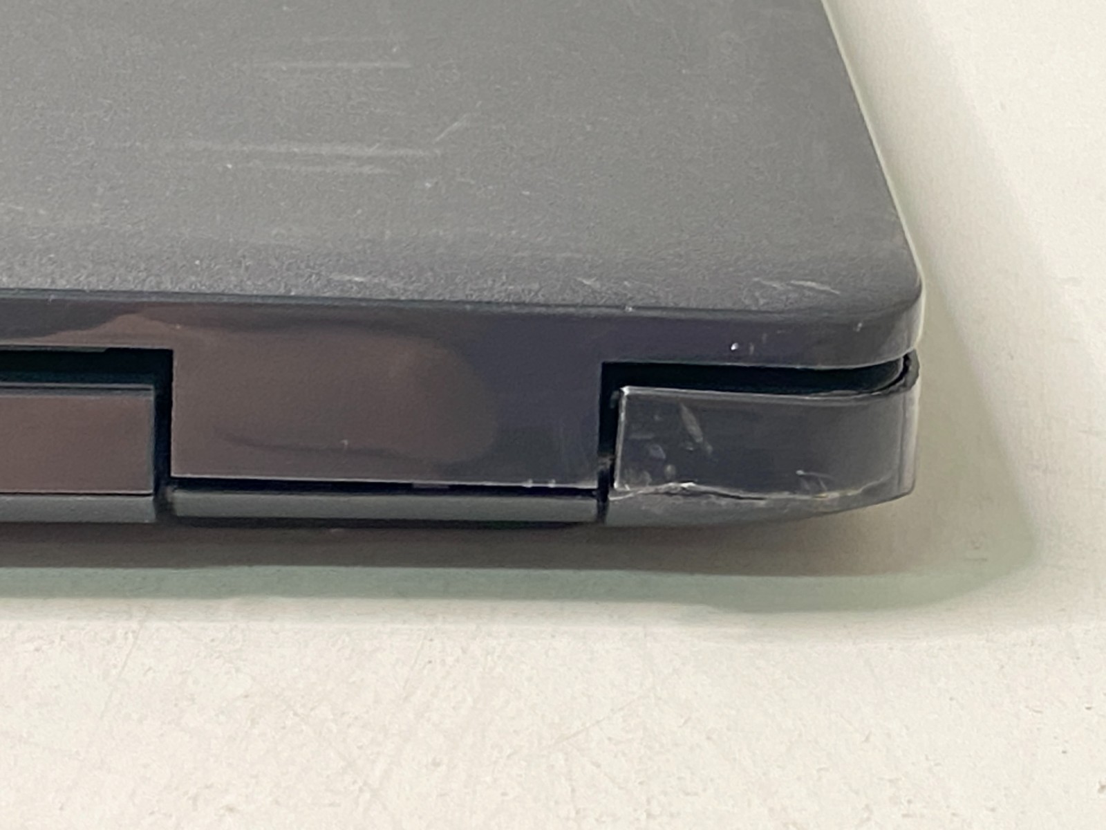Dell Latitude 3510 15.6″ i5-10210U 4GB DDR4 No OS/SSD – Broken Corner PARTS