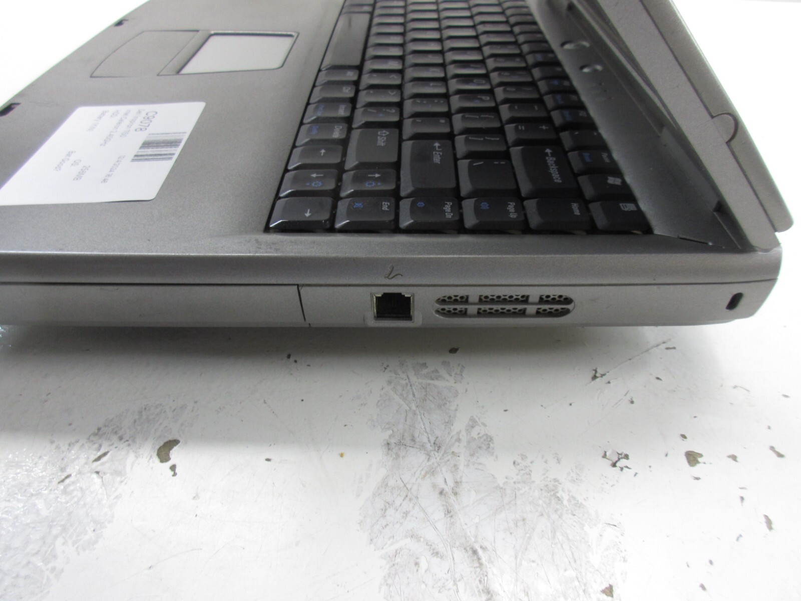Dell Inspiron 1150 Intel Celeron 2.40GHz 256MB NO HDD No Batt