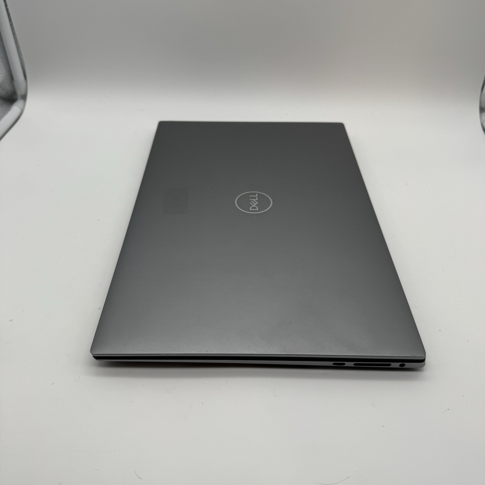 Dell Precision 5560 15.6″ FHD+ | i7-11800H 2.30GHz | Quadro T1200 | No RAM/SSD