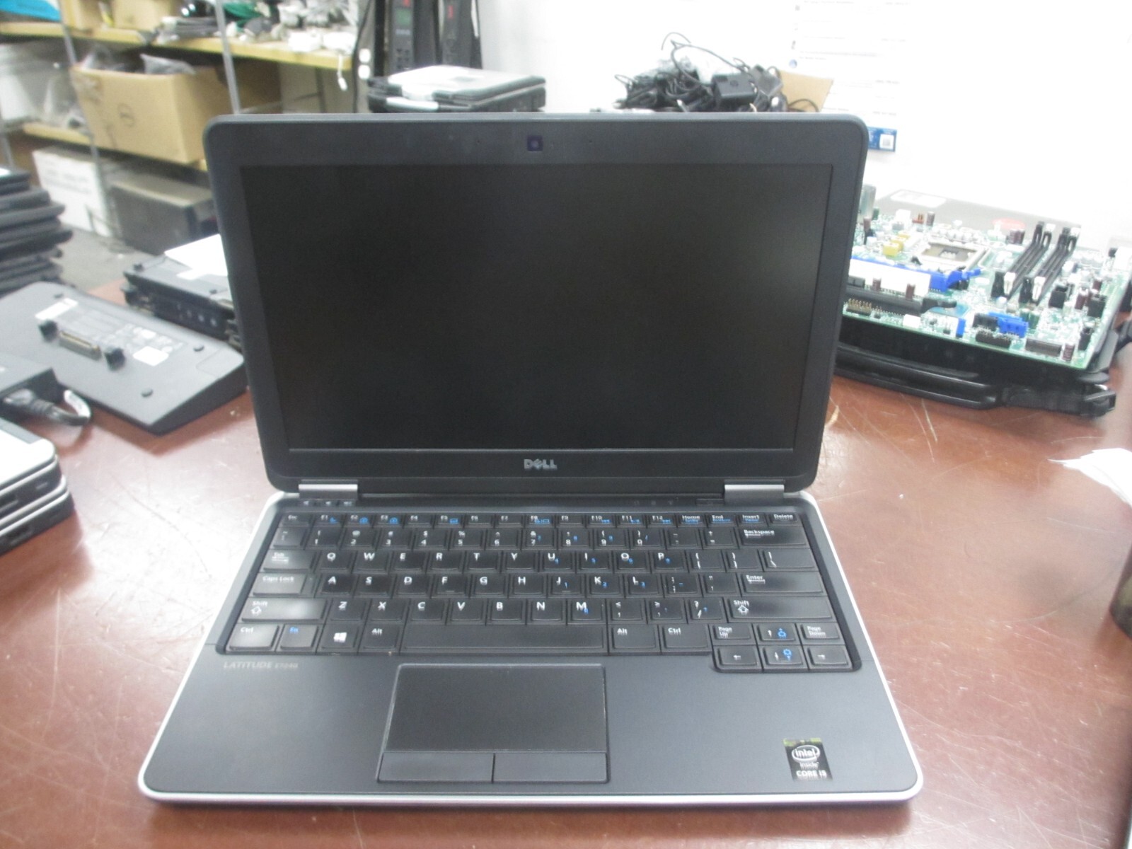 Dell Latitude E7240 I5-4300U 1.90GHz 8GB Web-Cam Laptop [NO AC/HDD/OS]*screen