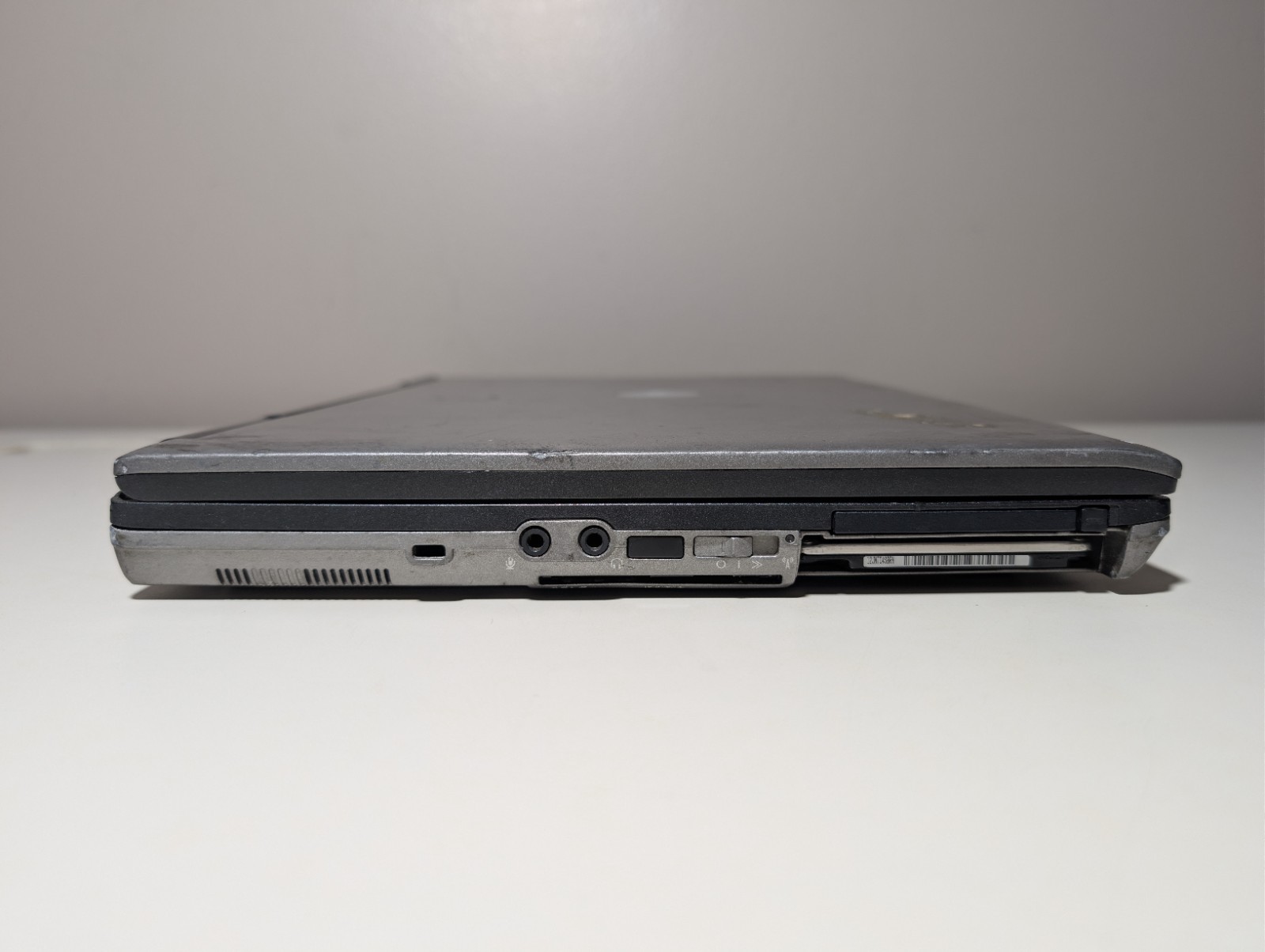 DELL LATITUDE D620 | CD 1GB RAM 500GB HDD | DVD-RW Win XP 32-Bit Serial Port