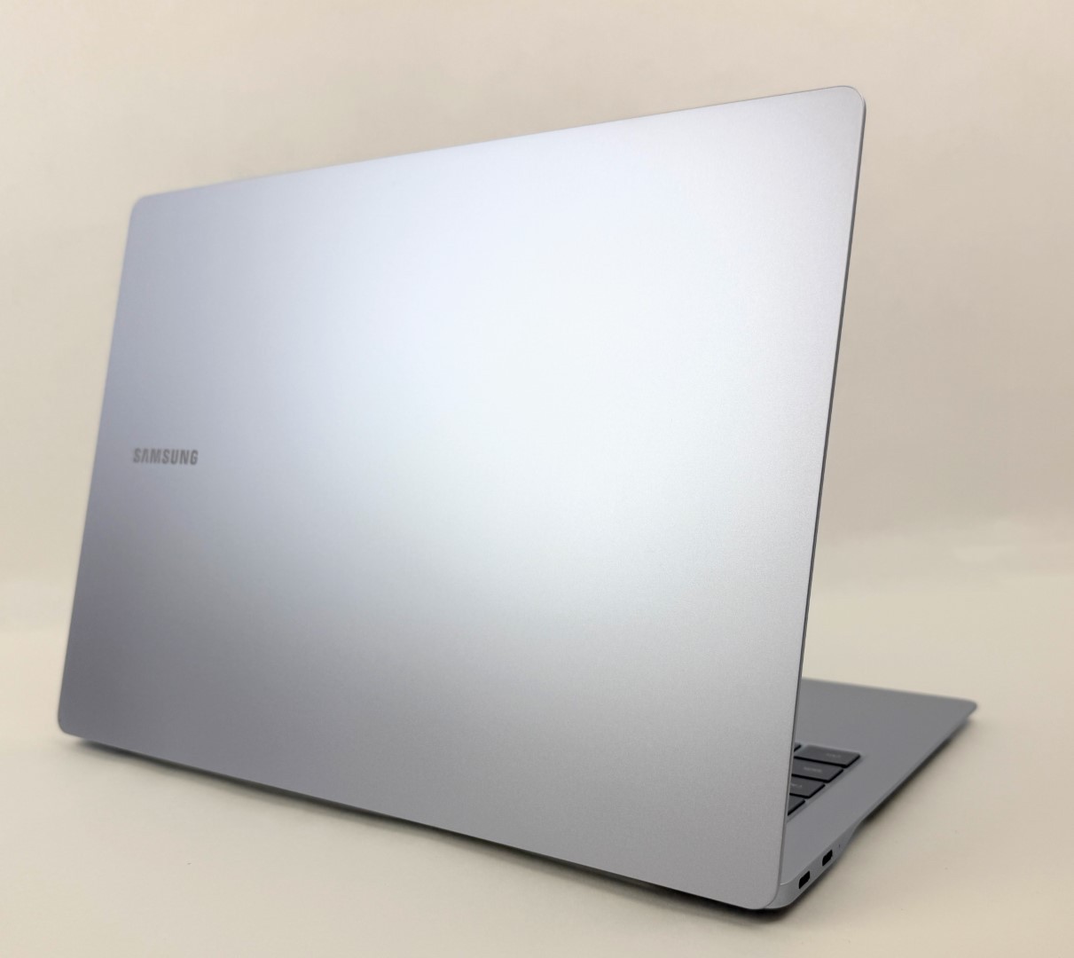 Samsung Galaxy Book4 Edge 14″ 2880×1800 Touch Snapdragon X Elite 16GB 512GB W11H