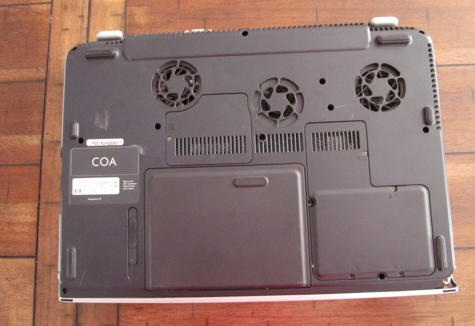 HP Pavilion ZD8000 17″ Vintage Pentium4 3.0ghz Laptop No HDD Parts or Repair