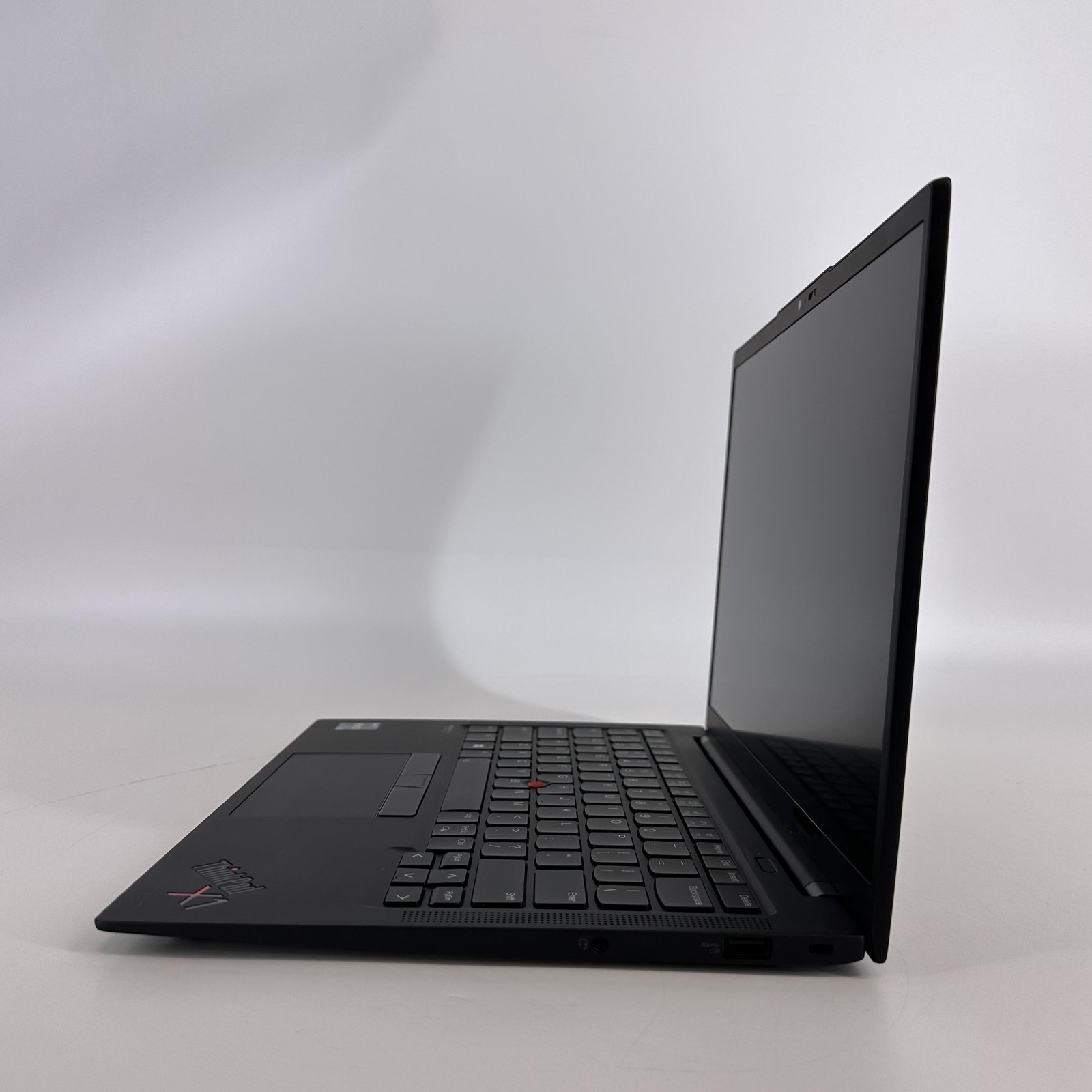 Lenovo ThinkPad X1 Carbon Gen 10 14 FHD+ TOUCH 2.1 GHz i7-1260P 16GB 512GB SSD