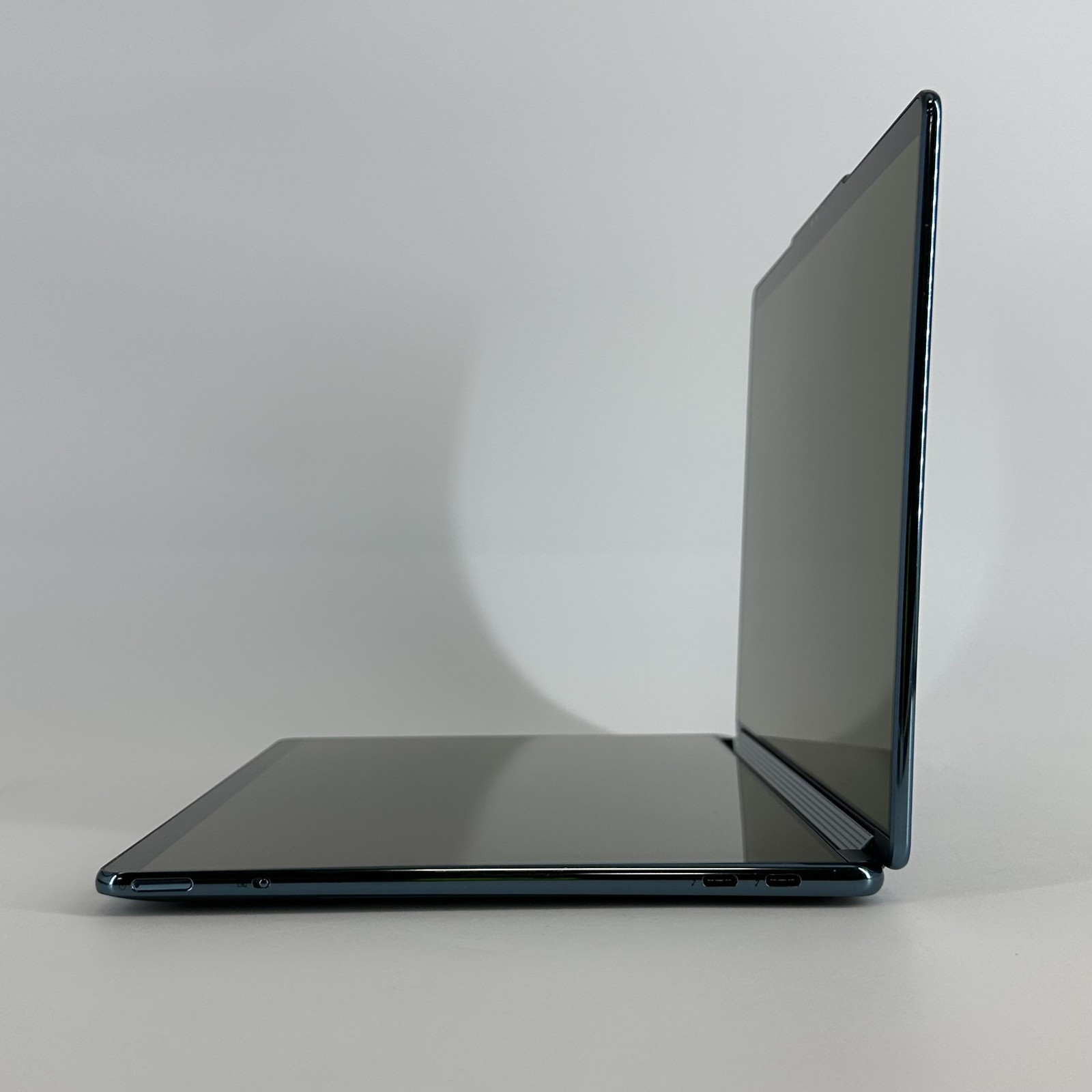 Lenovo Yoga Book 9i 13.3 QHD+ TOUCH 1.7 GHz Ultra 7 155U 16GB 1TB SSD Very Good