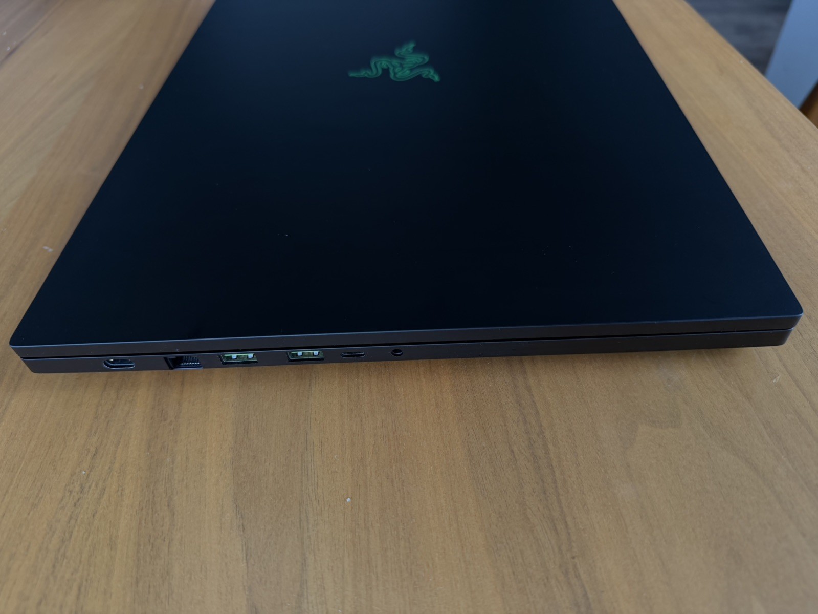 Razer Blade 18 240Hz QHD+ 2.2 GHz i9-13950HX 32GB 1TB SSD RTX 4080 Very Good