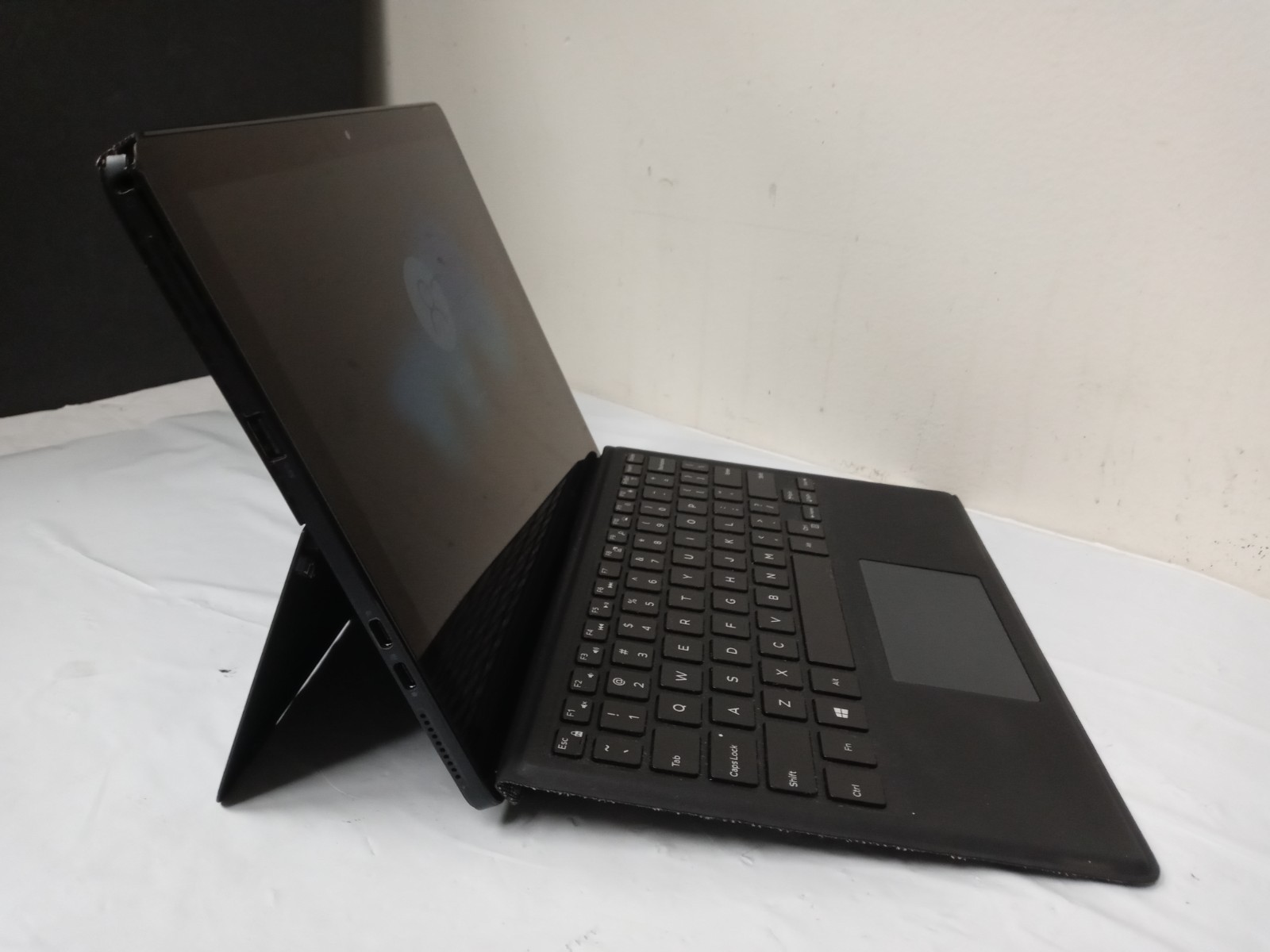Dell Latitude 5285 i5-7300U 16GB RAM 240 GB SSD win10 pro no -AC-Adapter