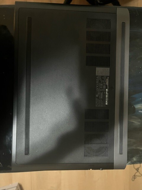 Gaming Laptop Dell G5 Model: 5587, Black, Red accent/backlit.