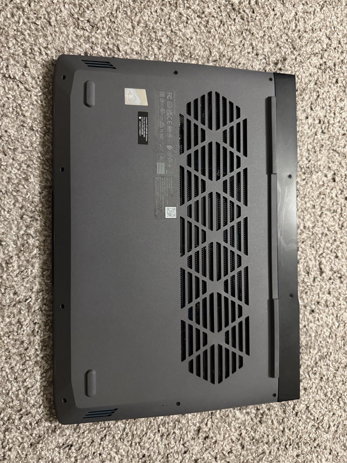 Lenovo LOQ 15IRH8 Intel i5 RTX 3050 8GB 1TB SSD 15.6″ Win11 Storm Grey
