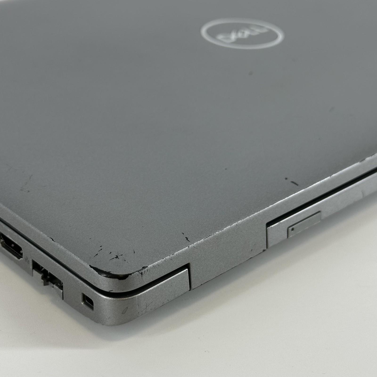 Dell Latitude 5520 15.6 Silver FHD i7-1185G7 3.00GHz 16GB 512GB SSD BAD BATTERY
