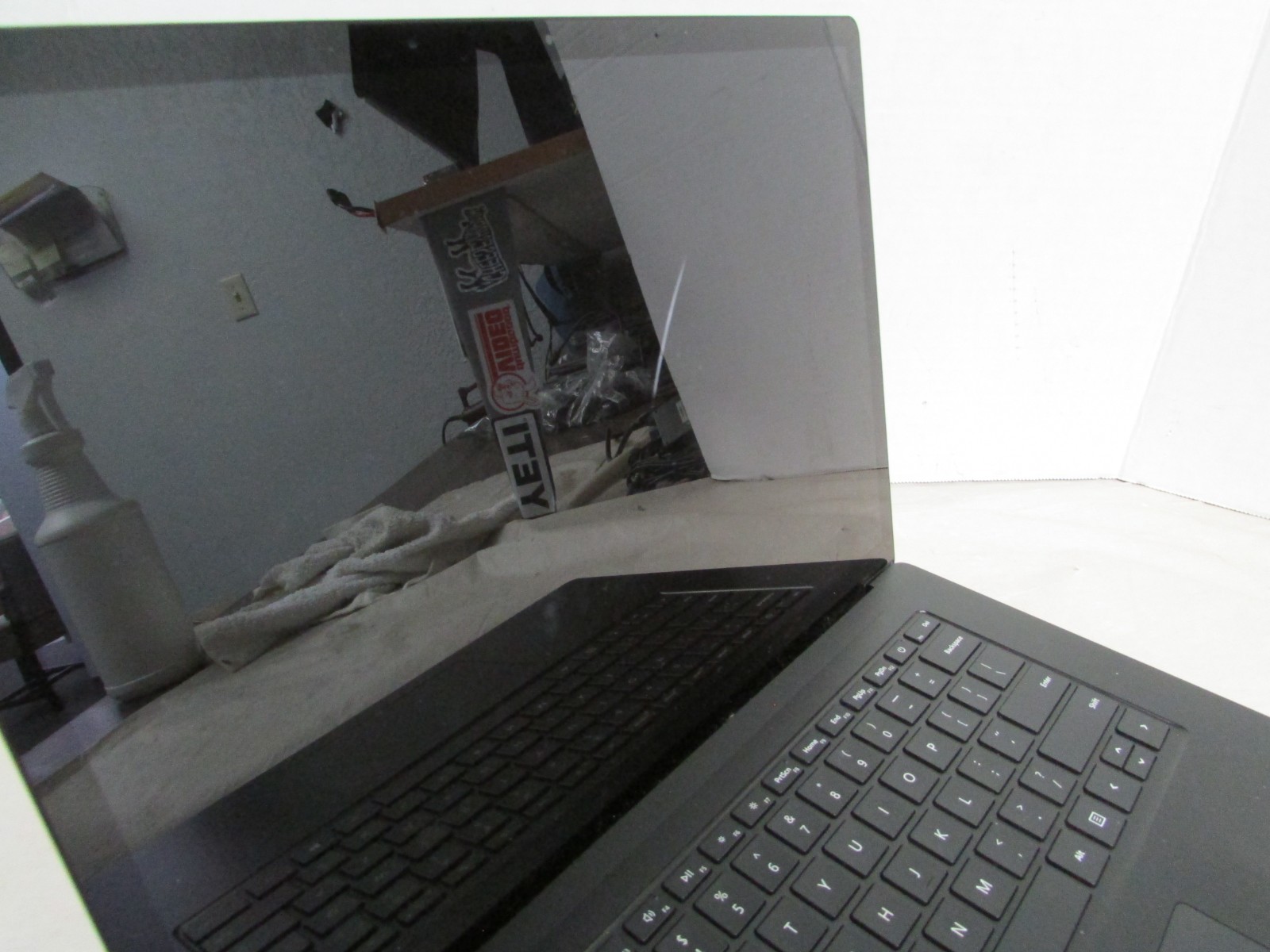 Microsoft Surface Laptop 3 1872 I7-1065G7 1.3GHz 16GB 256GB CRACKED SCREEN