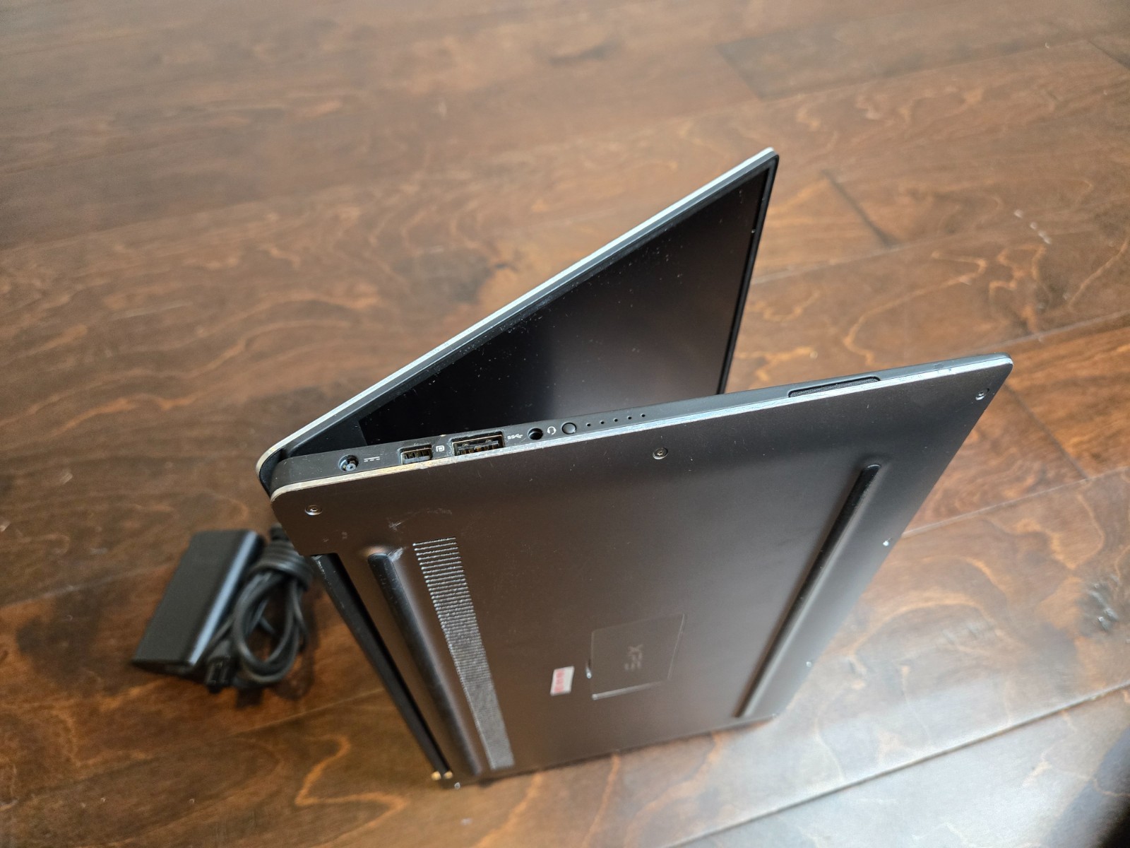 Dell XPS 9343 Laptop Intel i5 5200U 2.20GHZ 13.3″ FHD 8GB 128GB SSD Windows 11