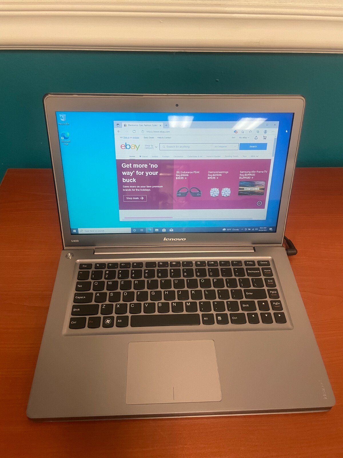 Lenovo IdeaPad U400 14″ Laptop – Core™ i3-2330M · Radeon HD 7400M 1GB · 320GB