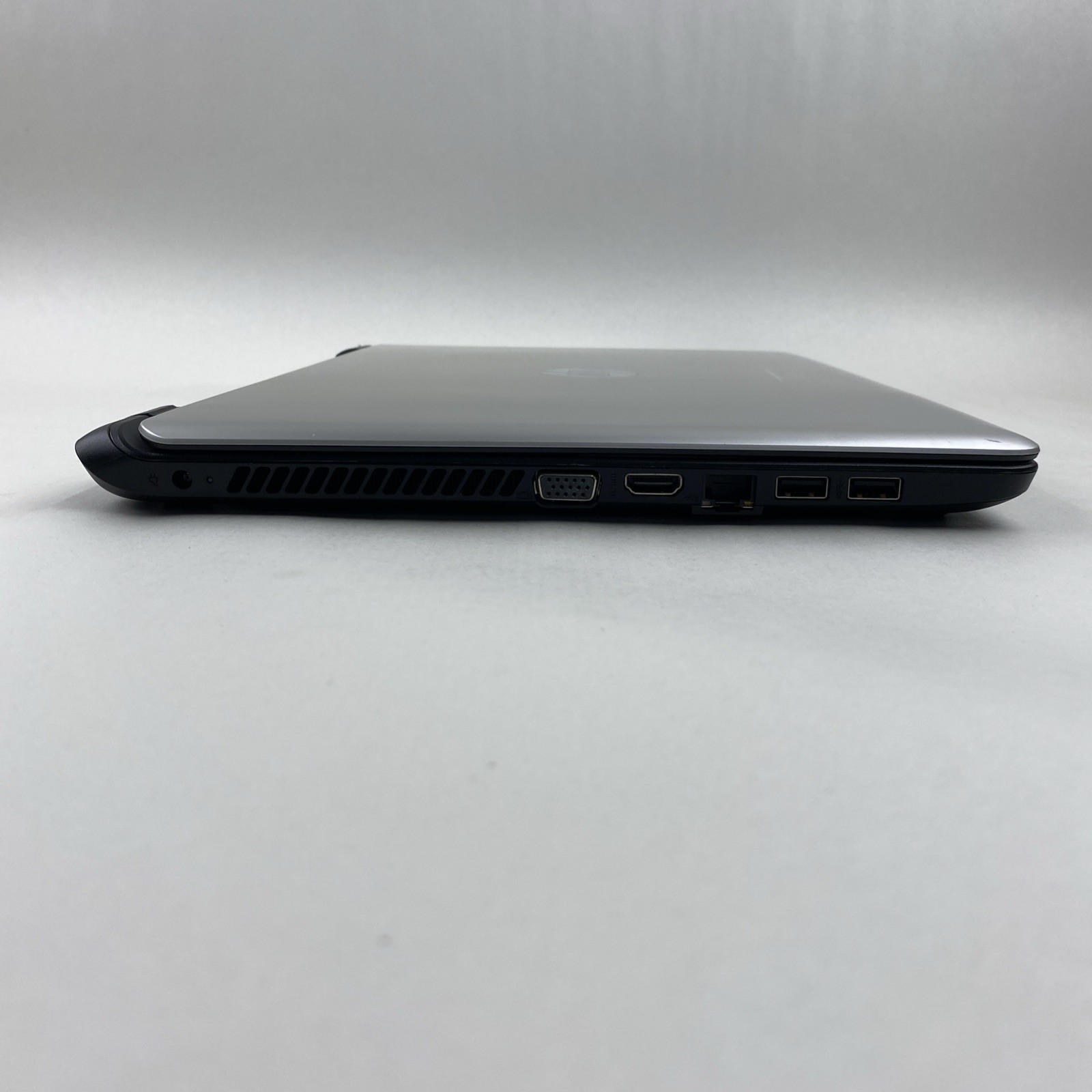 HP 350 G1 Intel Core i5-4200U 1.60GHz 4GB RAM 15.6″ No Battery No HDD No OS