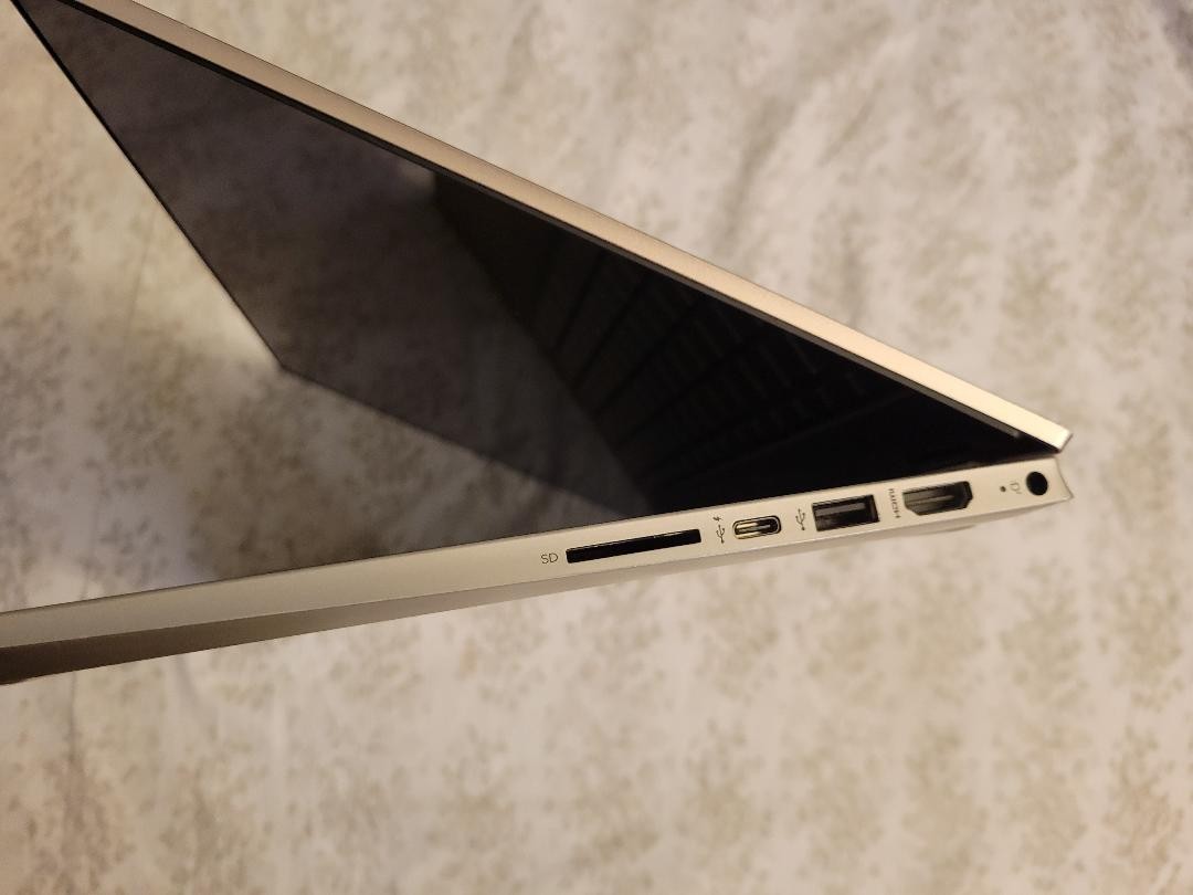 HP Pavilion x360 Convertible Touch Laptop 14″ i5-1035G1 8GB RAM 256GB SSD Win-11