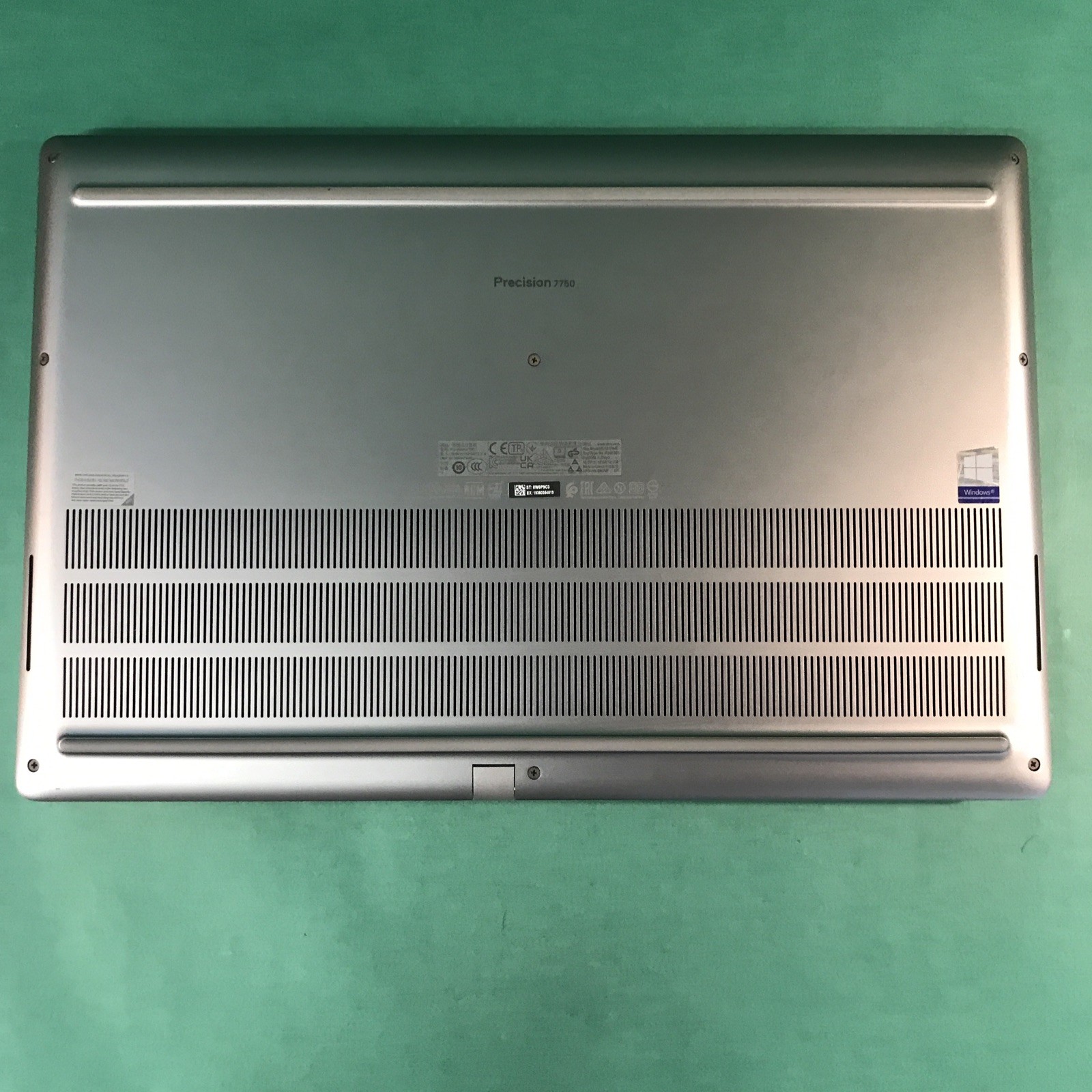 Dell Precision 7750 Intel Xeon W-10855M @ 2.8GHZ 32GB RAM 1TB NVME RTX 4000 W11P