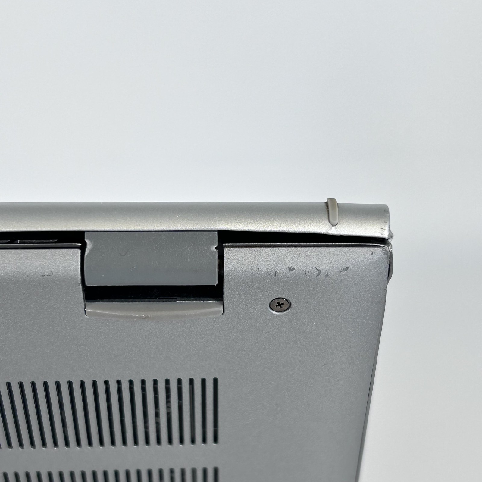 Dell Inspiron 5410 14 Silver FHD i5-11320H 3.20GHz 8GB 512GB Blocked USB Port