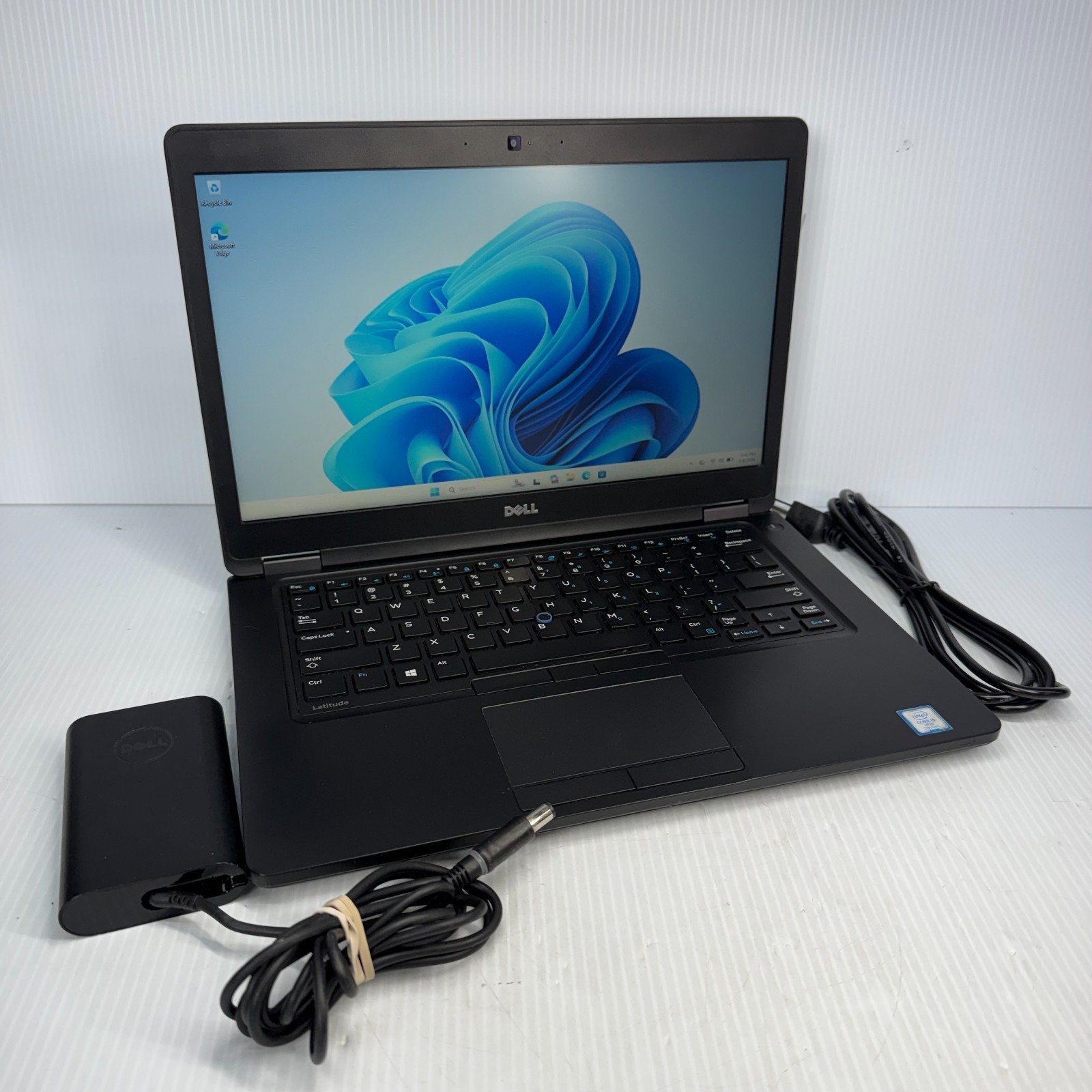 Dell 5480 i5-7300U 14″ Windows 11 Pro 25H2 Laptop 128GB SSD 8GB RAM *SEE PICS