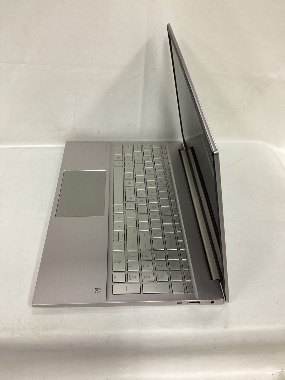 HP 15-eg0050wm 15.6″ FHD Touch Laptop Intel Core i5-1135G7 8GB RAM 512GB SSD
