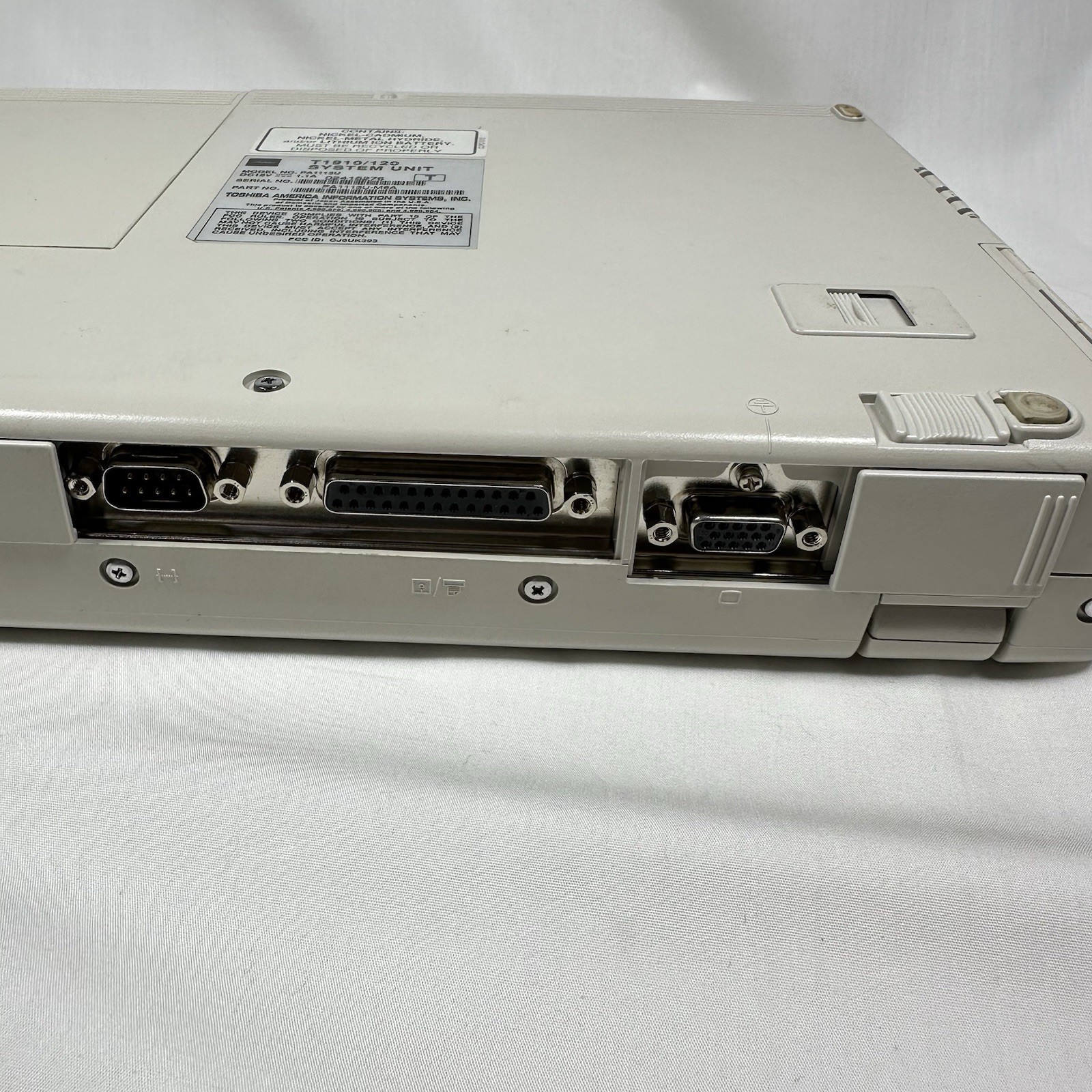 Toshiba Satellite T1910 Laptop Computer PA1113U Vintage UNTESTED – FOR PARTS!