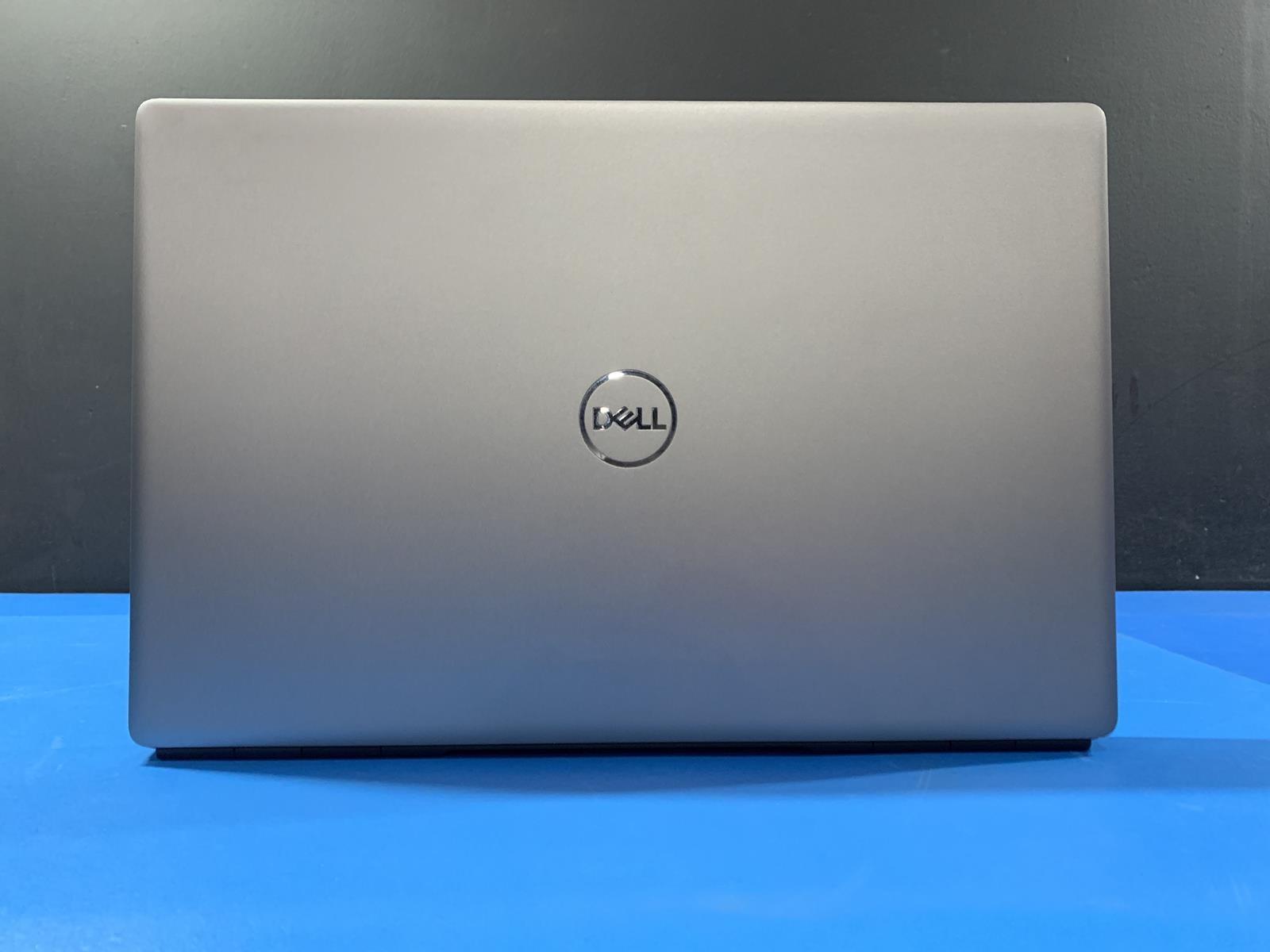 Dell Precision 7760 Xeon W-11855M 3.20GHz 32GB DDR4 Nvidia RTX A4K NO HDD NO OS