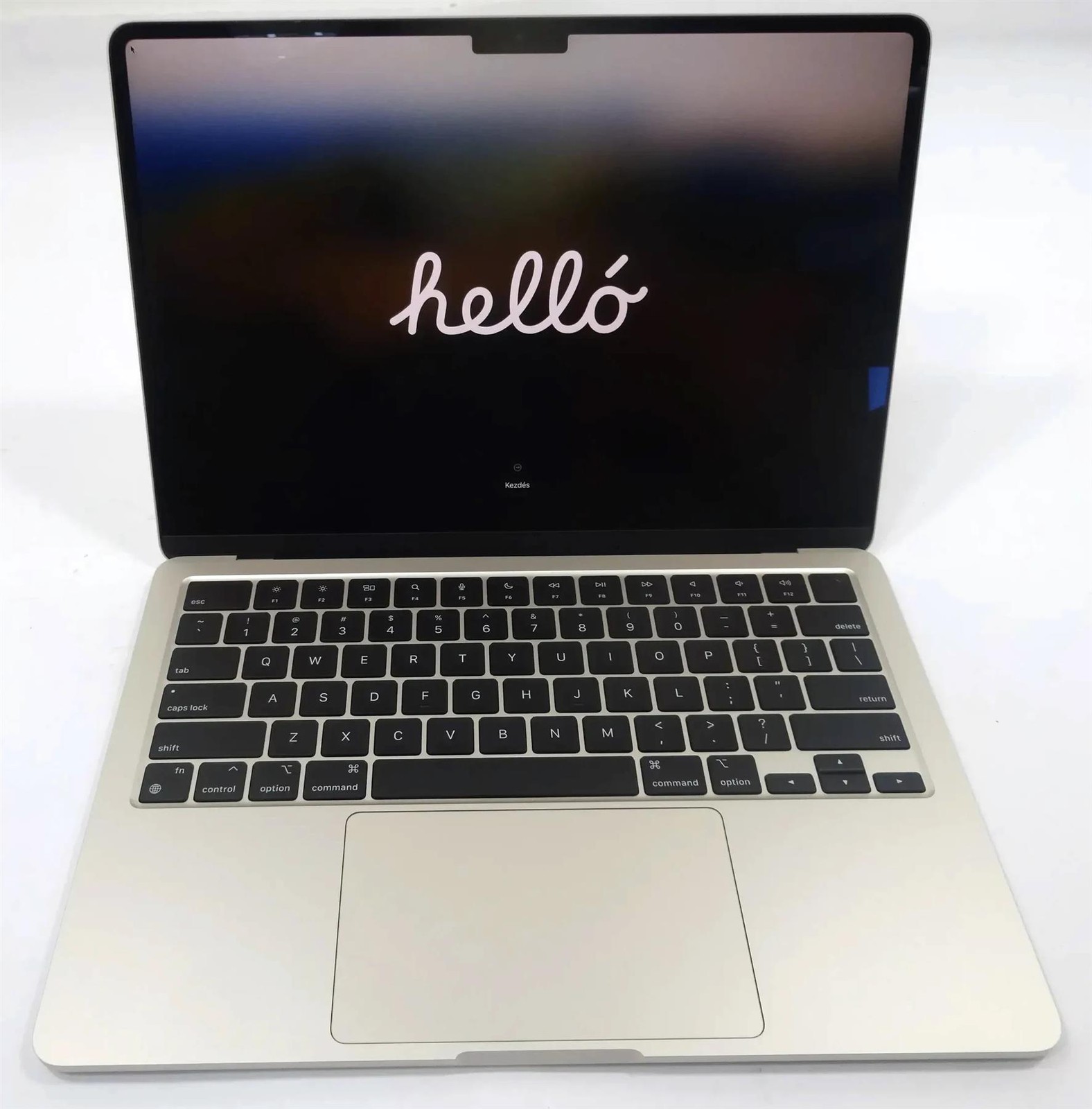 Apple MacBook Air 2022 A2681 13.6″ M2 8C CPU 3.5GHz 8GB 256GB SSD Open Box
