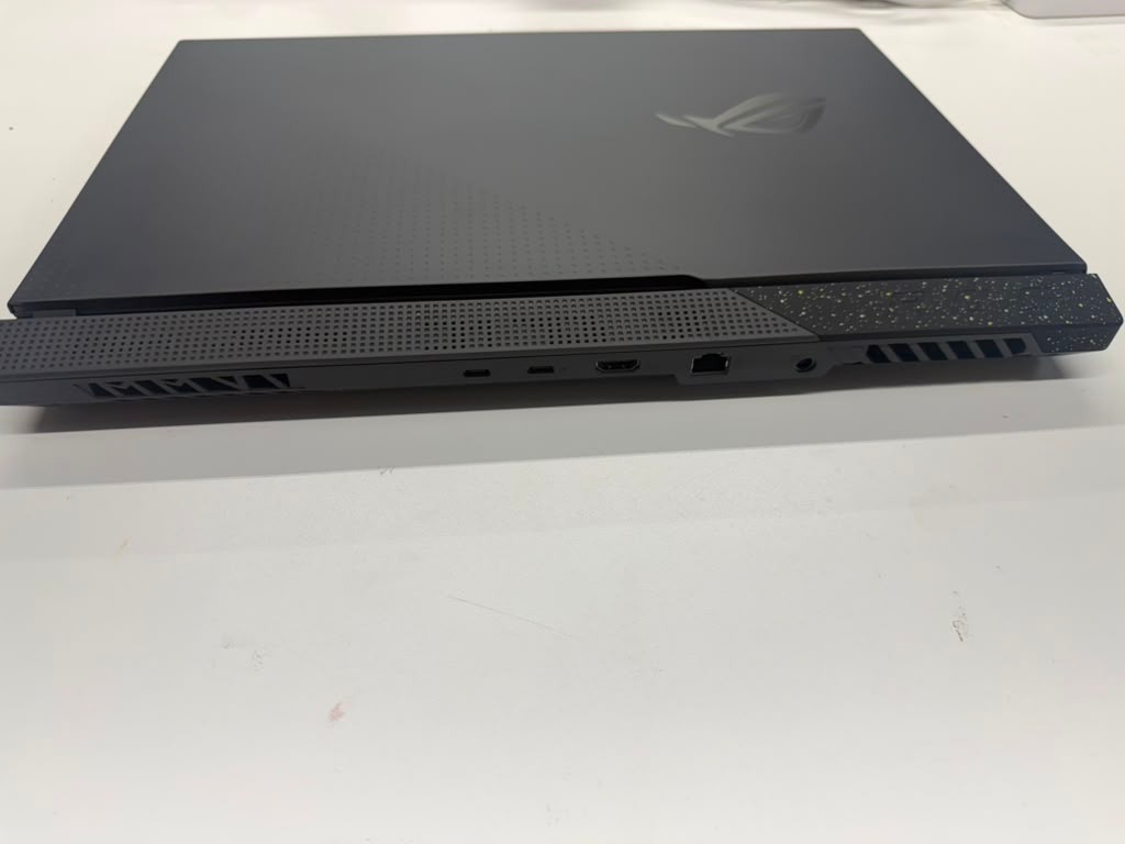 Asus ROG Strix G713P 17.3″ Ryzen 9 7845HX 16GB RAM 1TB SSD GeForce RTX 4060