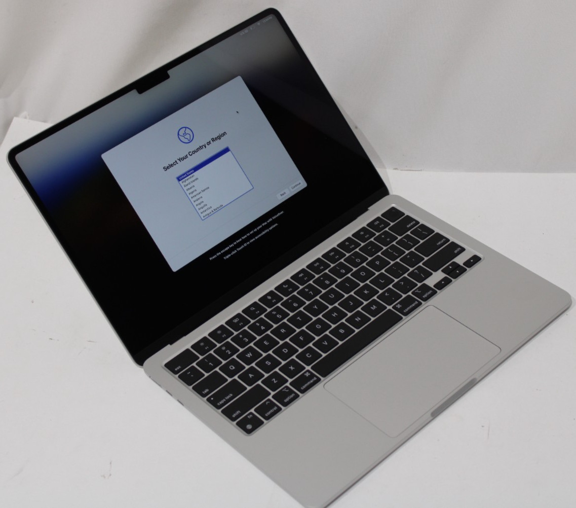 2022 Apple MacBook Air 13.6″ A2681 (M2 16GB RAM 512GB SSD) Silver MLY43LL/A