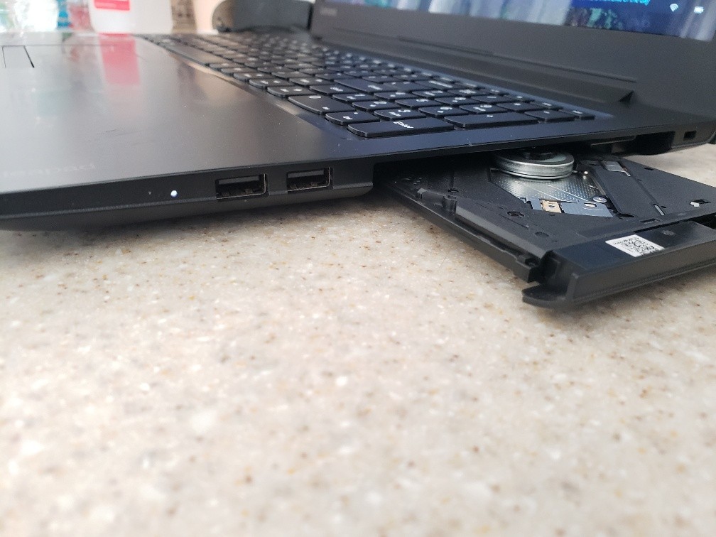 15.6″ LENOVO IDEAPAD 310-15IKB i5-7200U 2.50GHZ 512GB SSD 12GB RAM WIN 11 LAPTOP