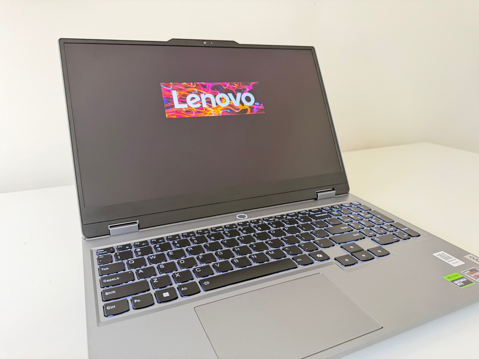 Lenovo LOQ 15 144Hz FHD 3.2 GHz Ryzen 5 7235HS 16GB 512GB RTX 4050 / EXCELLENT