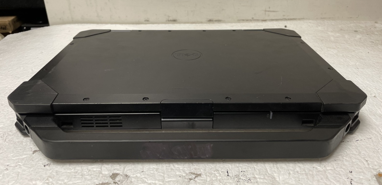 Dell Latitude 5420 14″Rugged Intel i3-7130U @2.70GHz 8GB RAM NO SSD/Battery READ