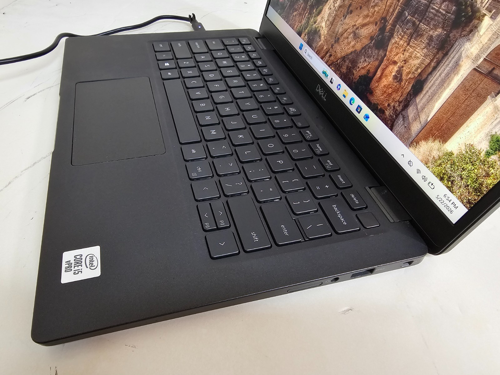 Dell Latitude 7310 Laptop – 1.7 GHz i5-10310U 16GB 512GB 13.3″ Touchscreen – SP1