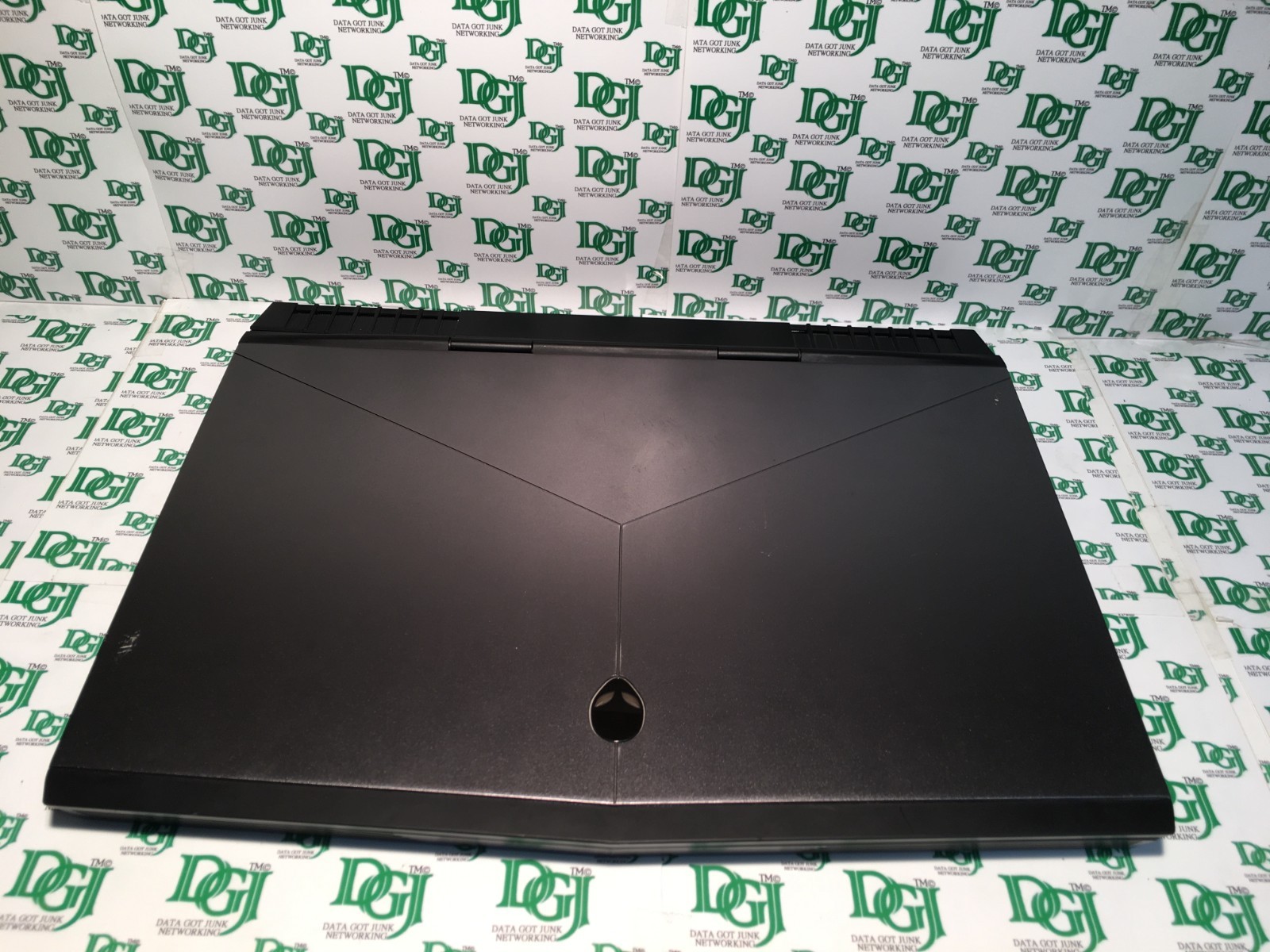 Dell Alienware 15R3 i7-7700HQ 2.80GHz 16GB 1TB EVO M.2 1060GTX Win 11