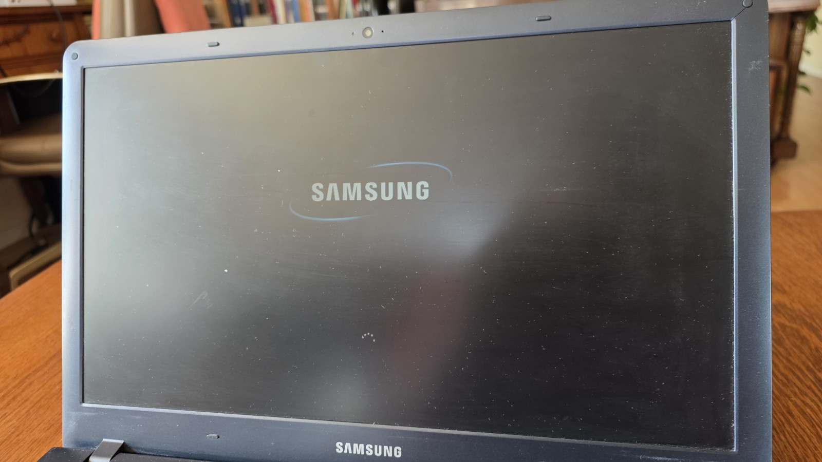 Samsung NP470R5E 15.6″ Laptop Intel Core i5-3230M @ 2.60 Ghz 6GB 750GB HDD W10