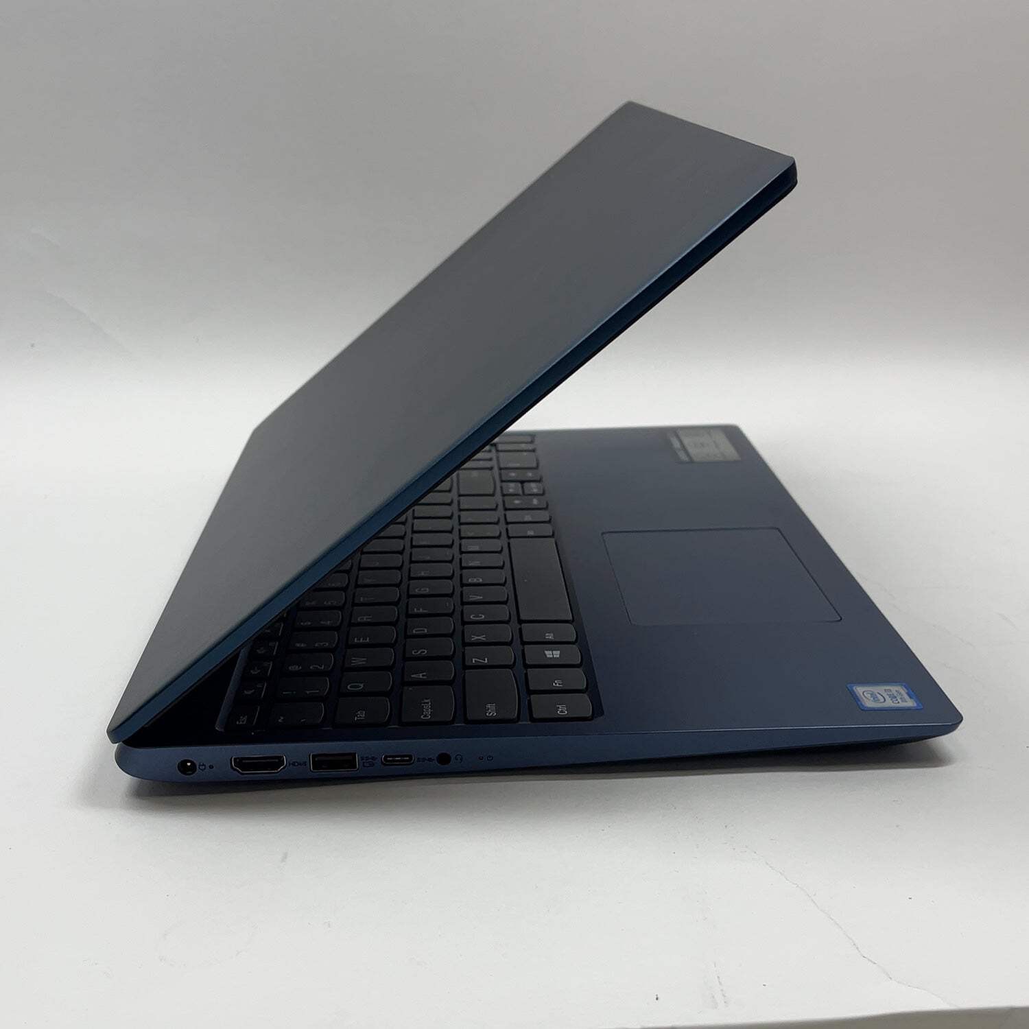 Lenovo IdeaPad 330s 15IKB 15.6″ i3-8130U 2.2GHz 4GB RAM 128GB SSD