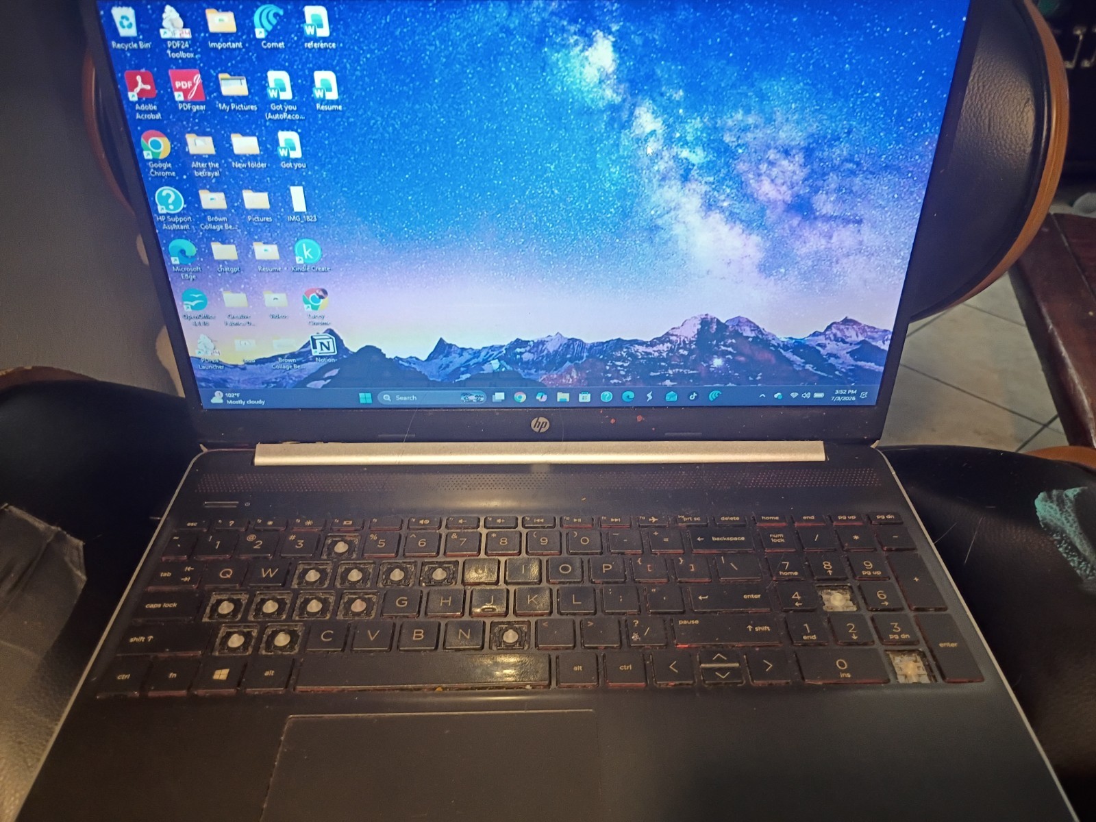 HP 15-dy1071wm i7-1065G7 8GB 256GB SSD Win11 Laptop READ – No Charger