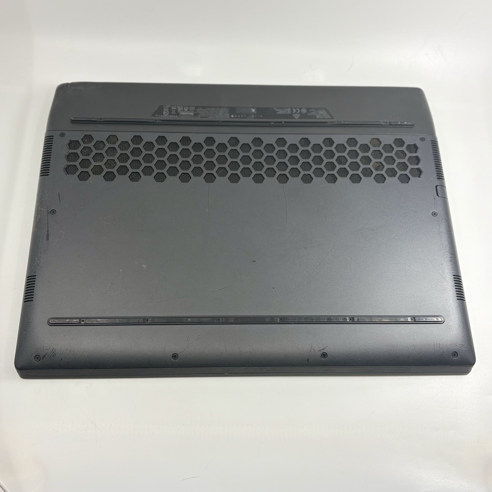 Alienware m17 R5 AMD 17.3″ Ryzen 9 6900HX 16GB DDR5 1TB SSD RTX 3070 Ti Win11H