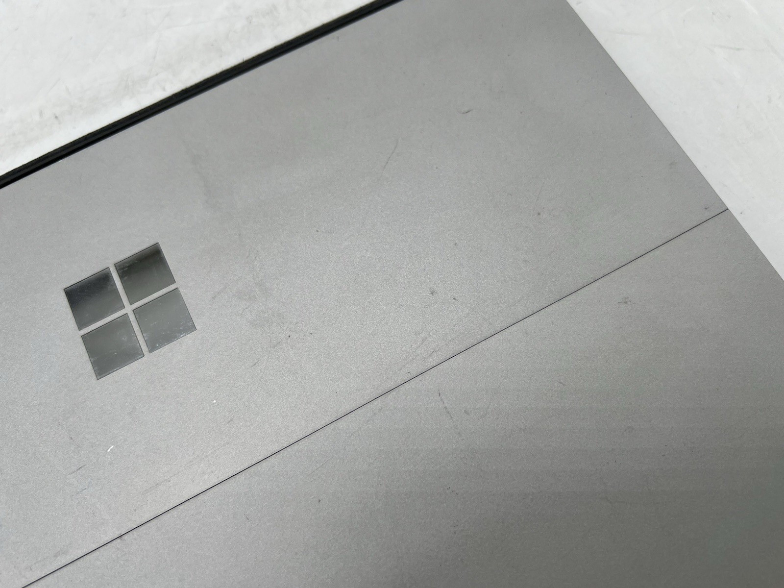 Mircosoft Surface Pro 7, i5-1035G4 CPU @ 1.10GHz, 8GB RAM, 256GB NVMe-No OS/AC